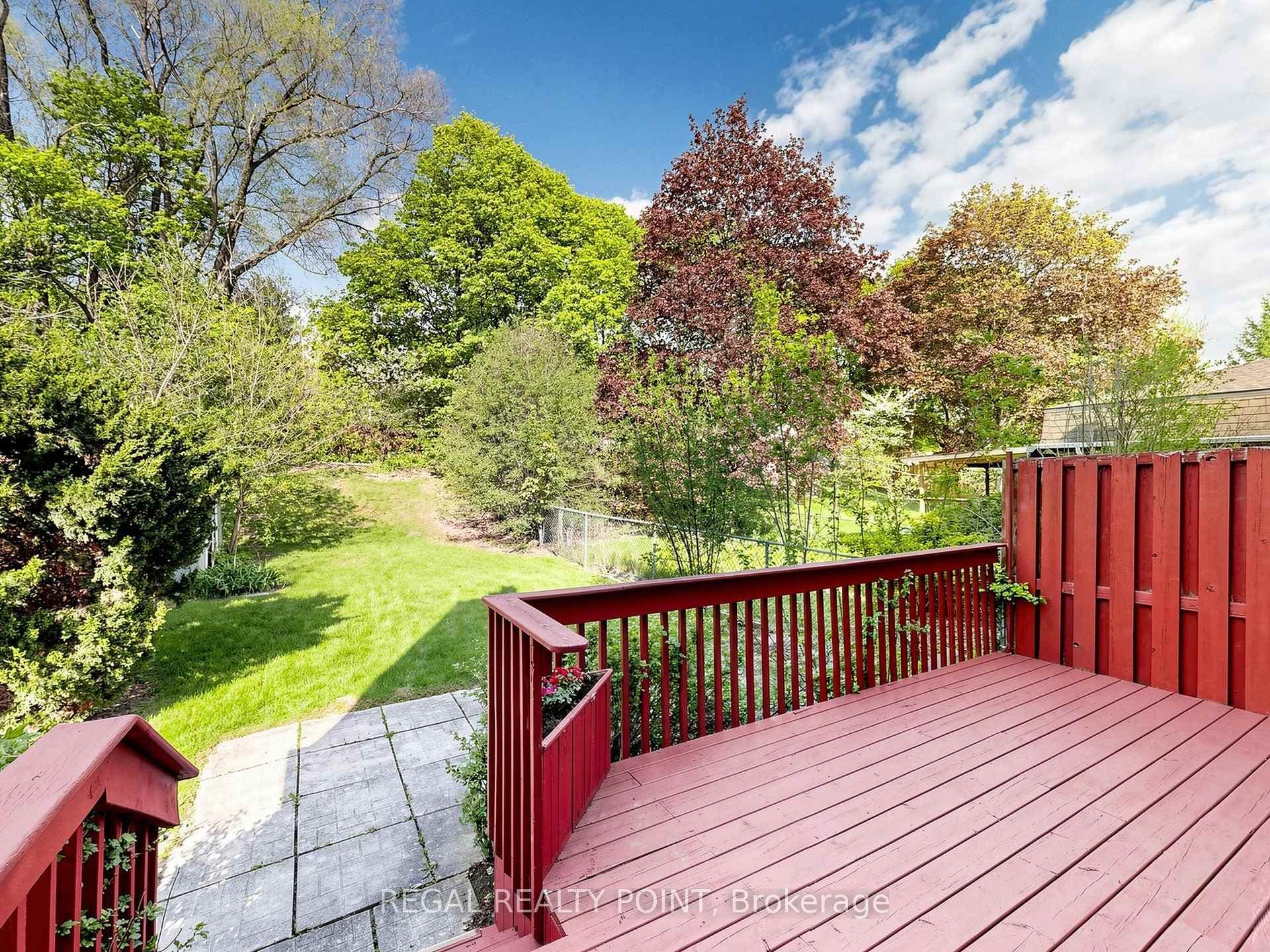 116 Loganberry Crescent photo 36