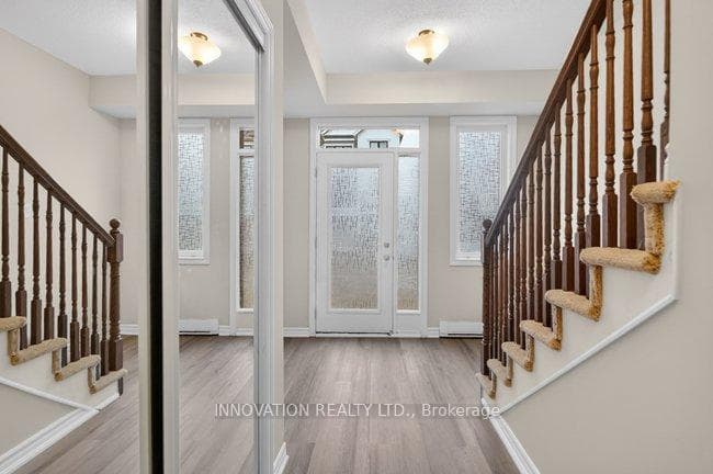 16 Caspian Row photo 4