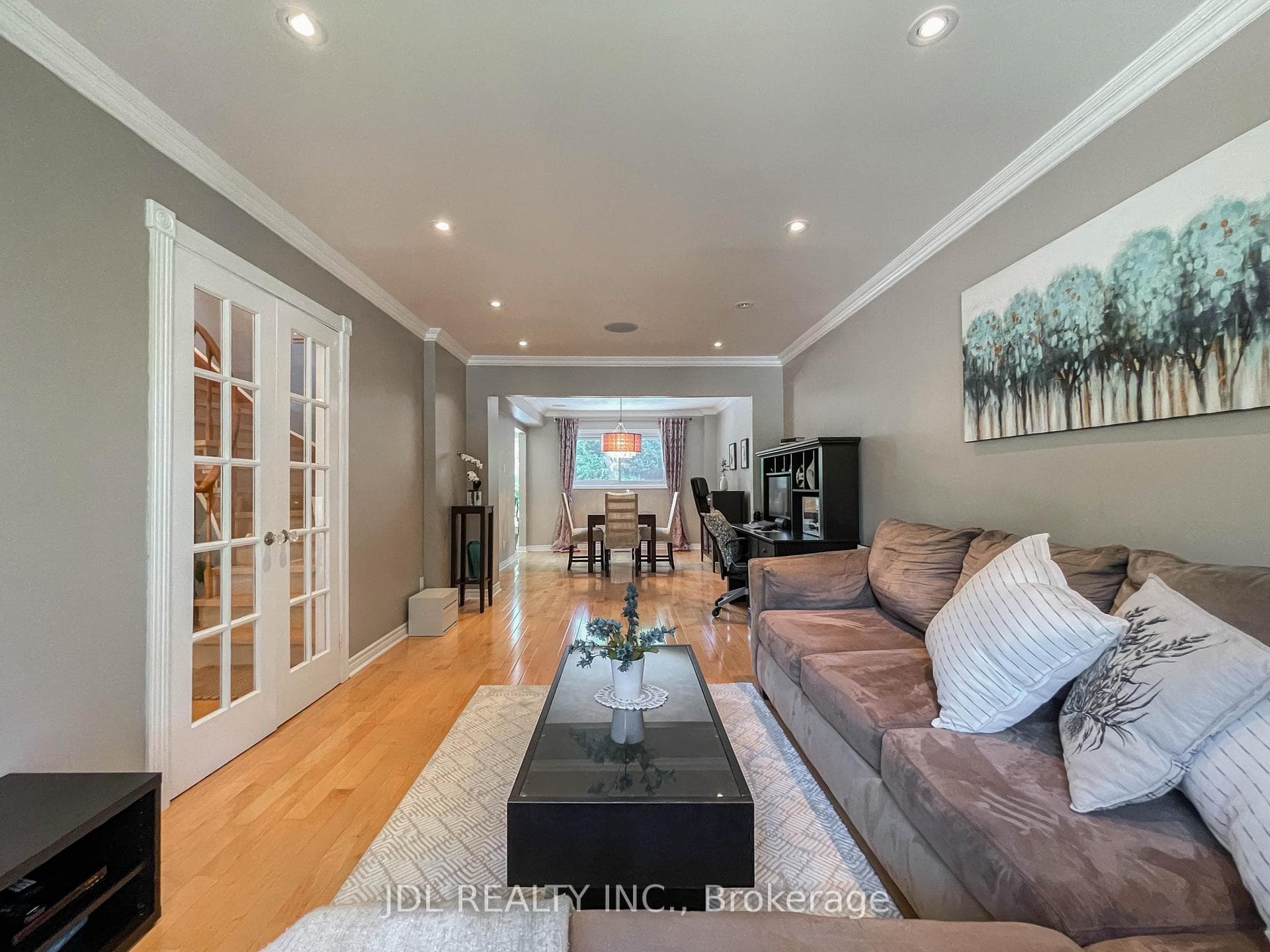 126 Weir Crescent photo 24
