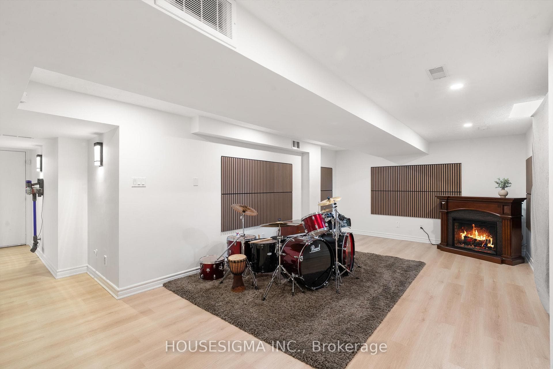 3 Kingspoint Circle photo 32