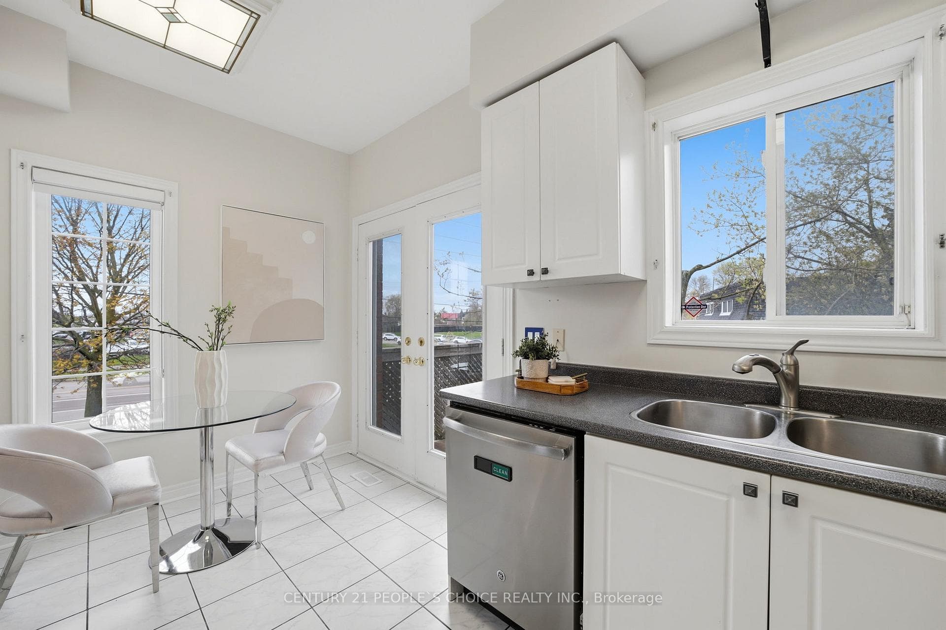1330 Altona Road Unit 1 photo 14