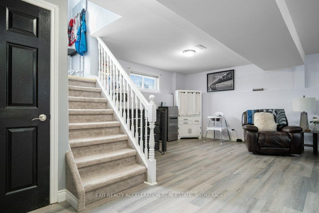 109 Water Street photo 28