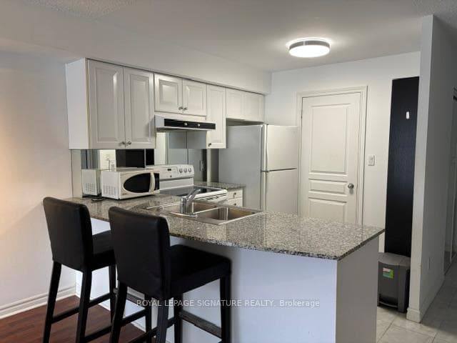 801 Bay Street Unit 1602 photo 3