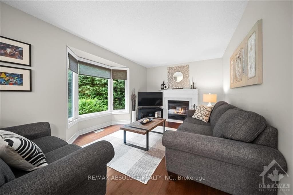 203 WALDEN Drive photo 16