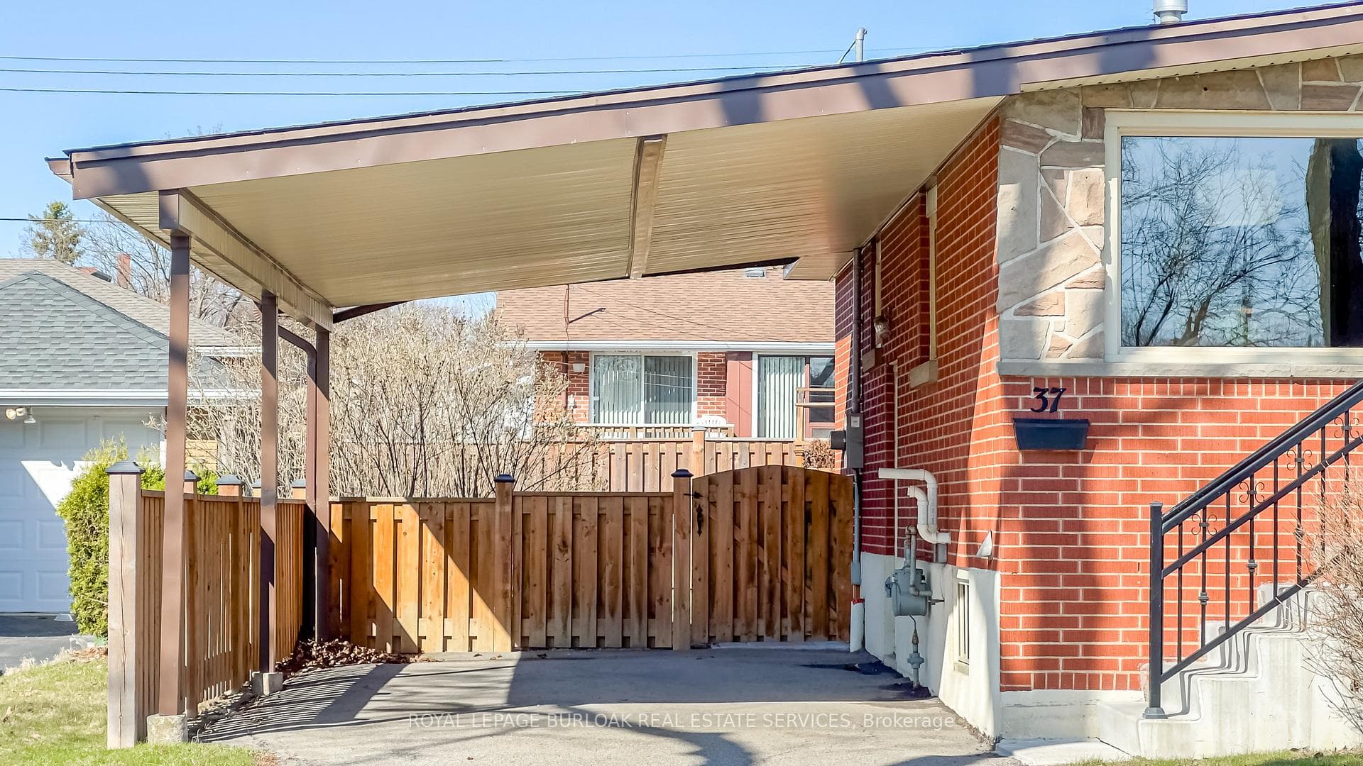 37 Bobolink Road photo 3
