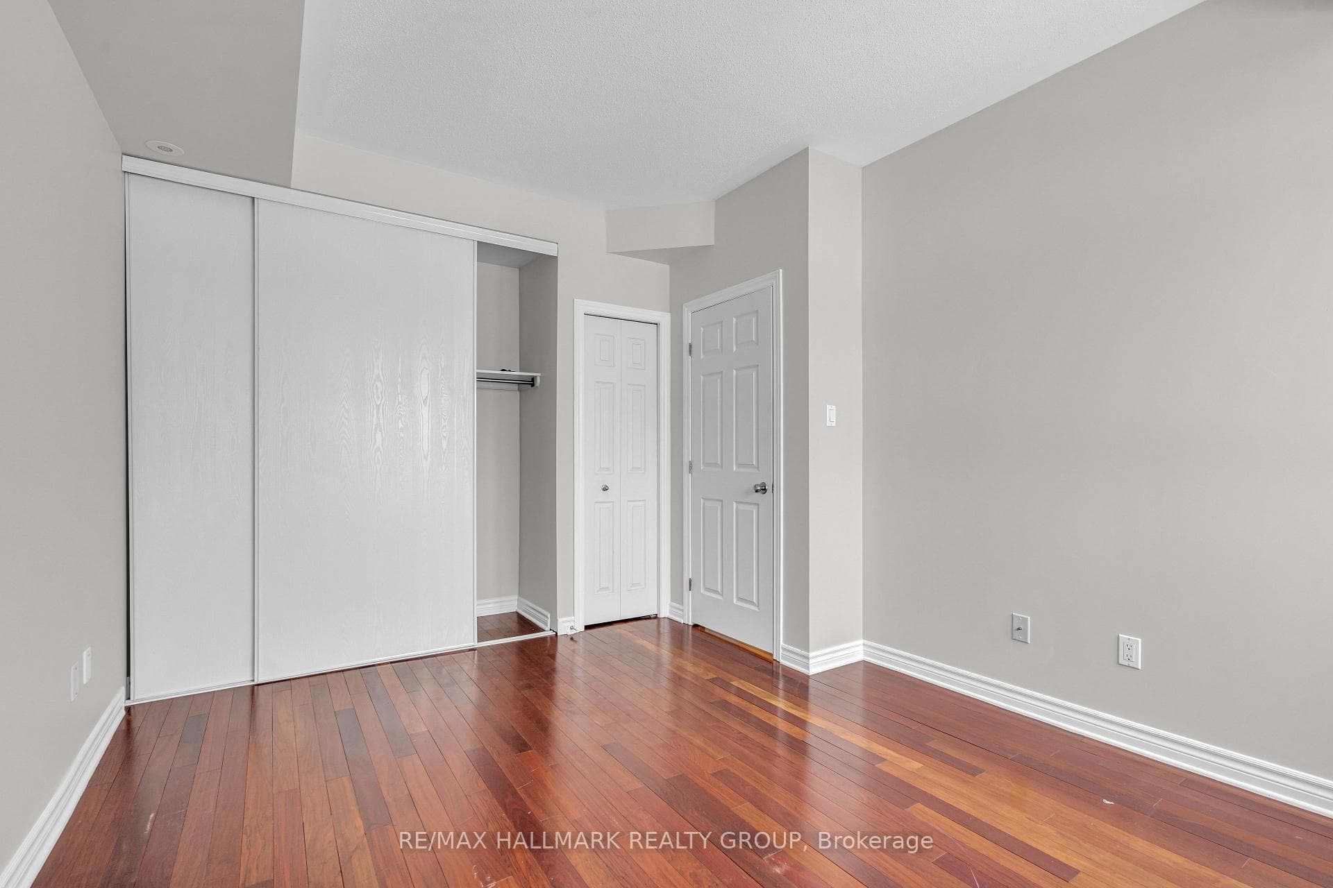 221 Crestway Drive Unit G photo 16