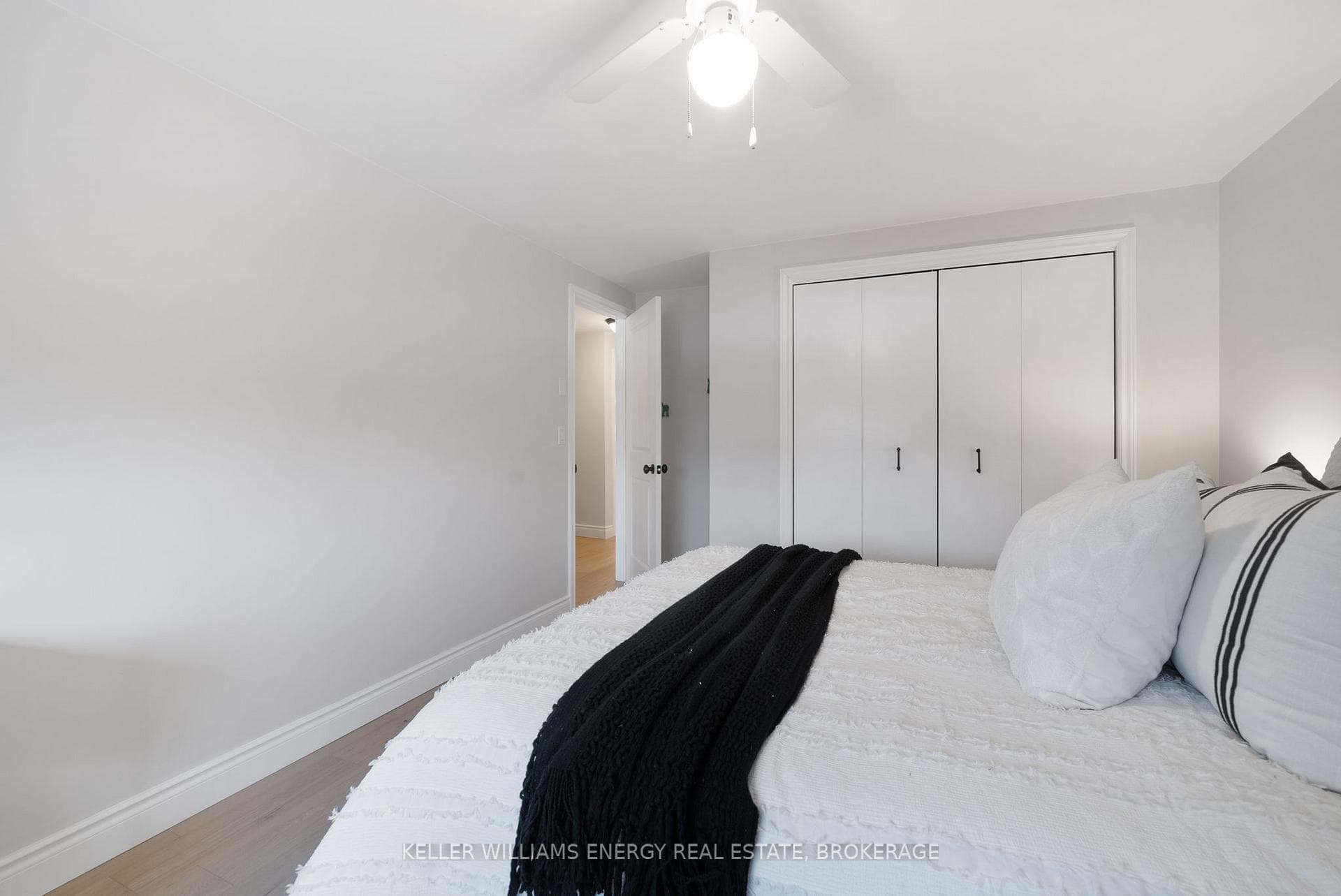 808 Fernhill Boulevard photo 24