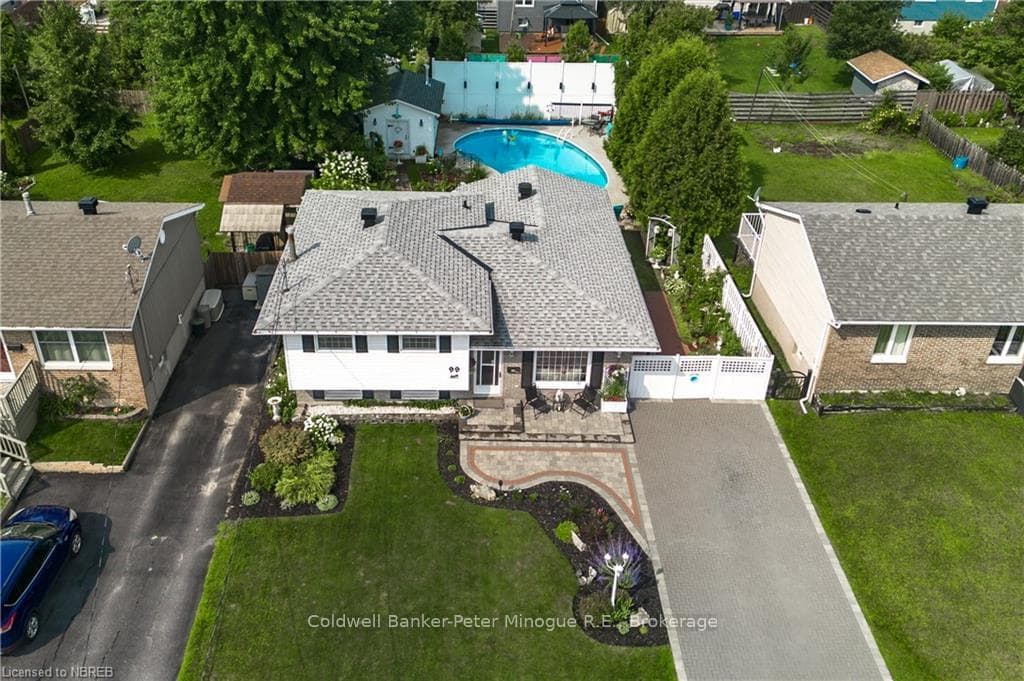 99 TWEEDSMUIR Drive photo 4