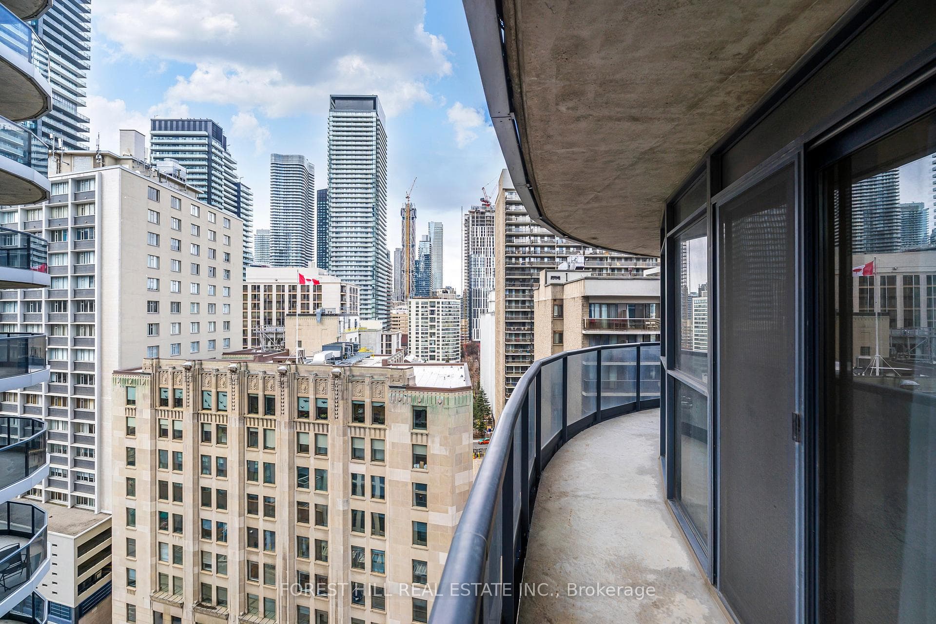25 Carlton Street Unit 1607 photo 13
