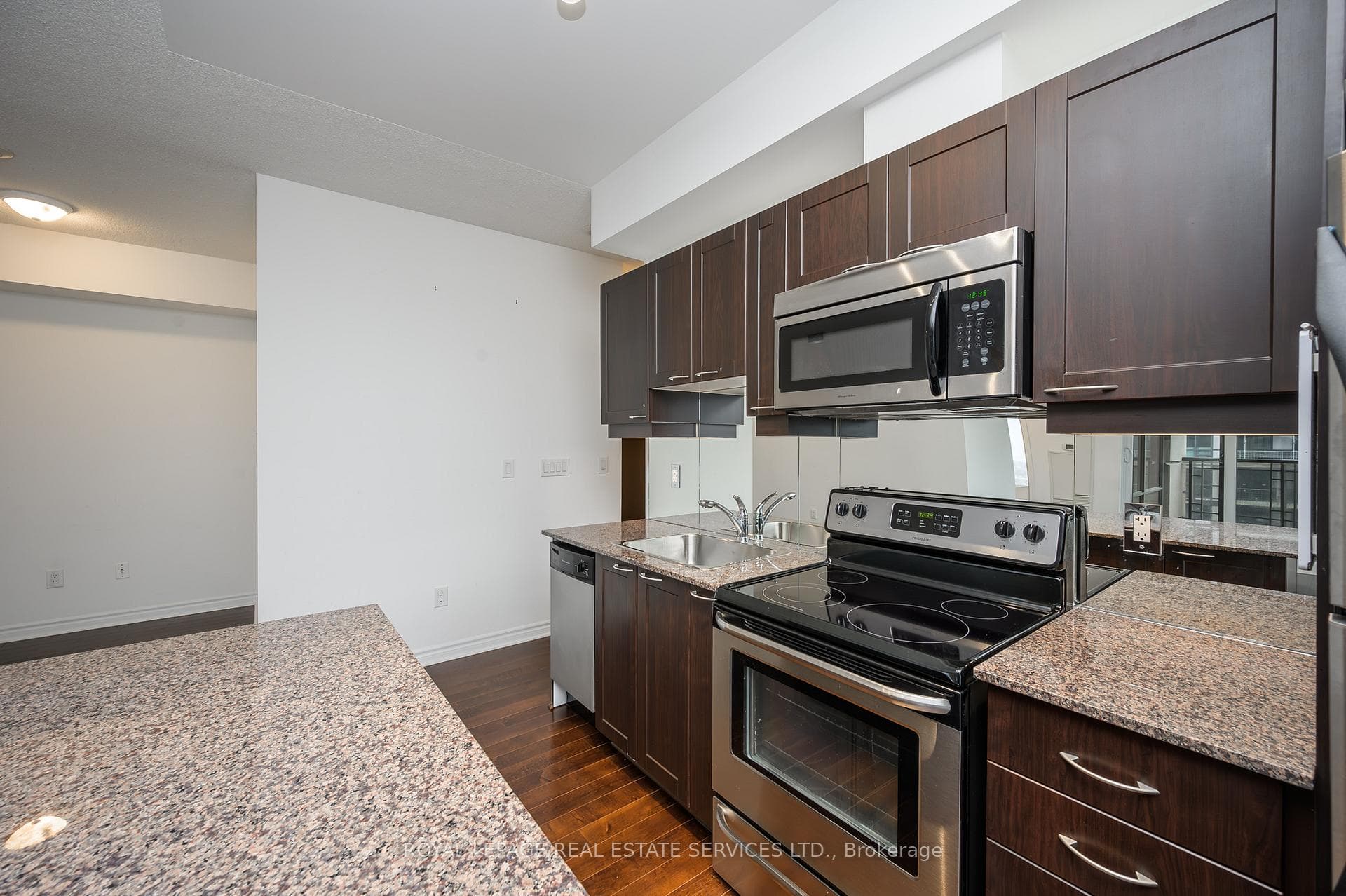 385 Prince Of Wales Drive Unit 1608 photo 7