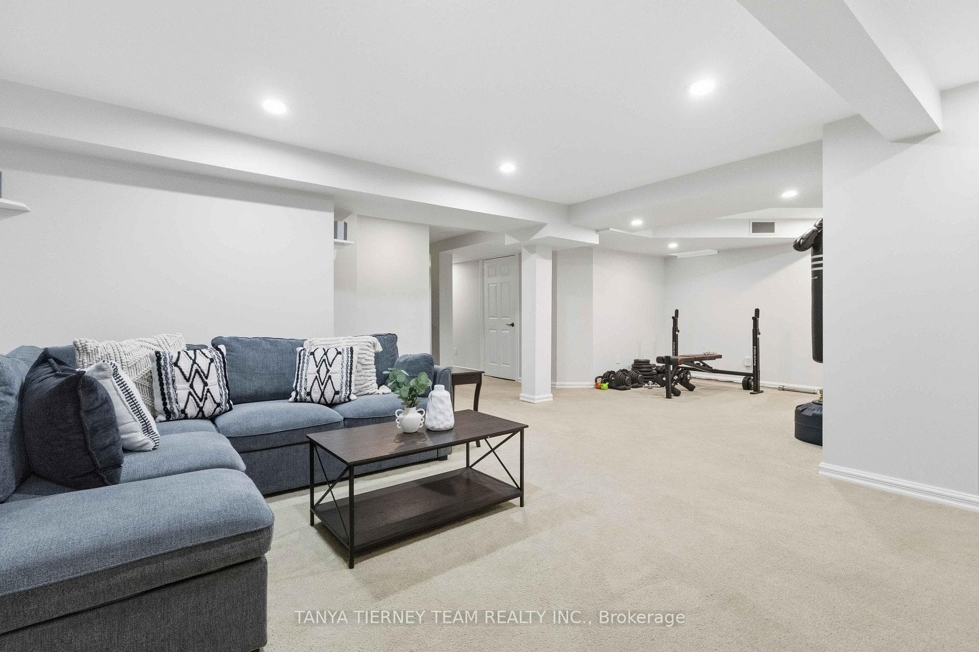 64 Tunney Place photo 40