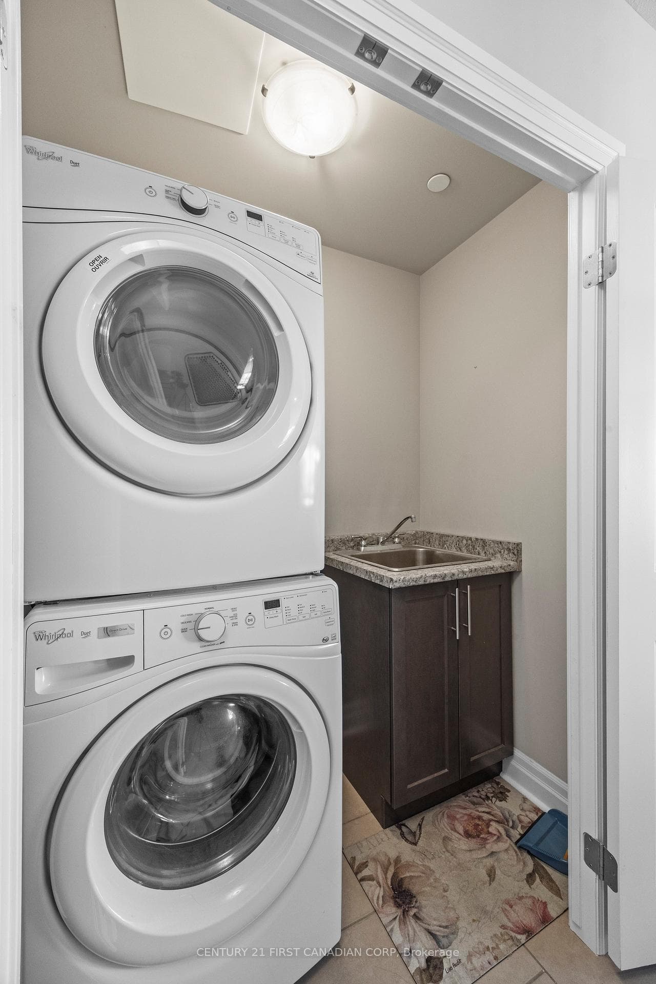 240 Villagewalk Boulevard Unit 605 photo 30