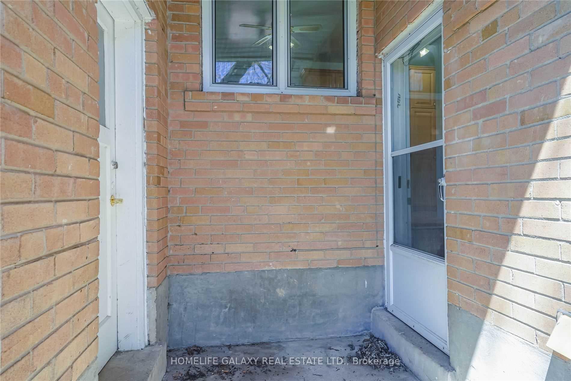 80 Rossander Court photo 23