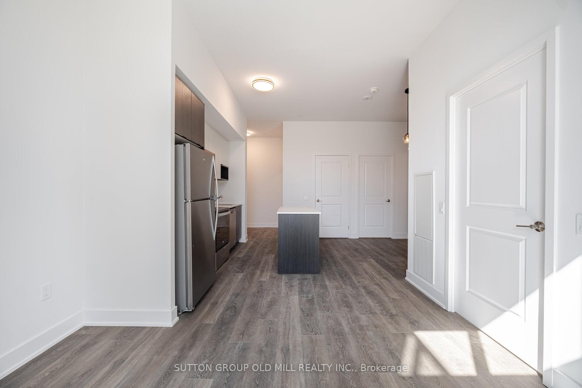 204 Burnhamthorpe Road Unit 104 photo 25