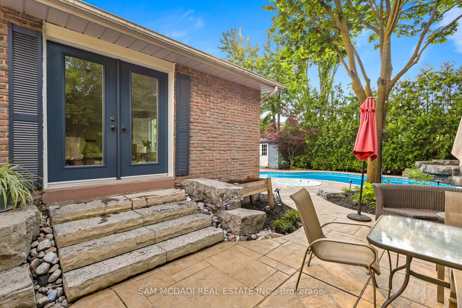38 Kenninghall Boulevard photo 37