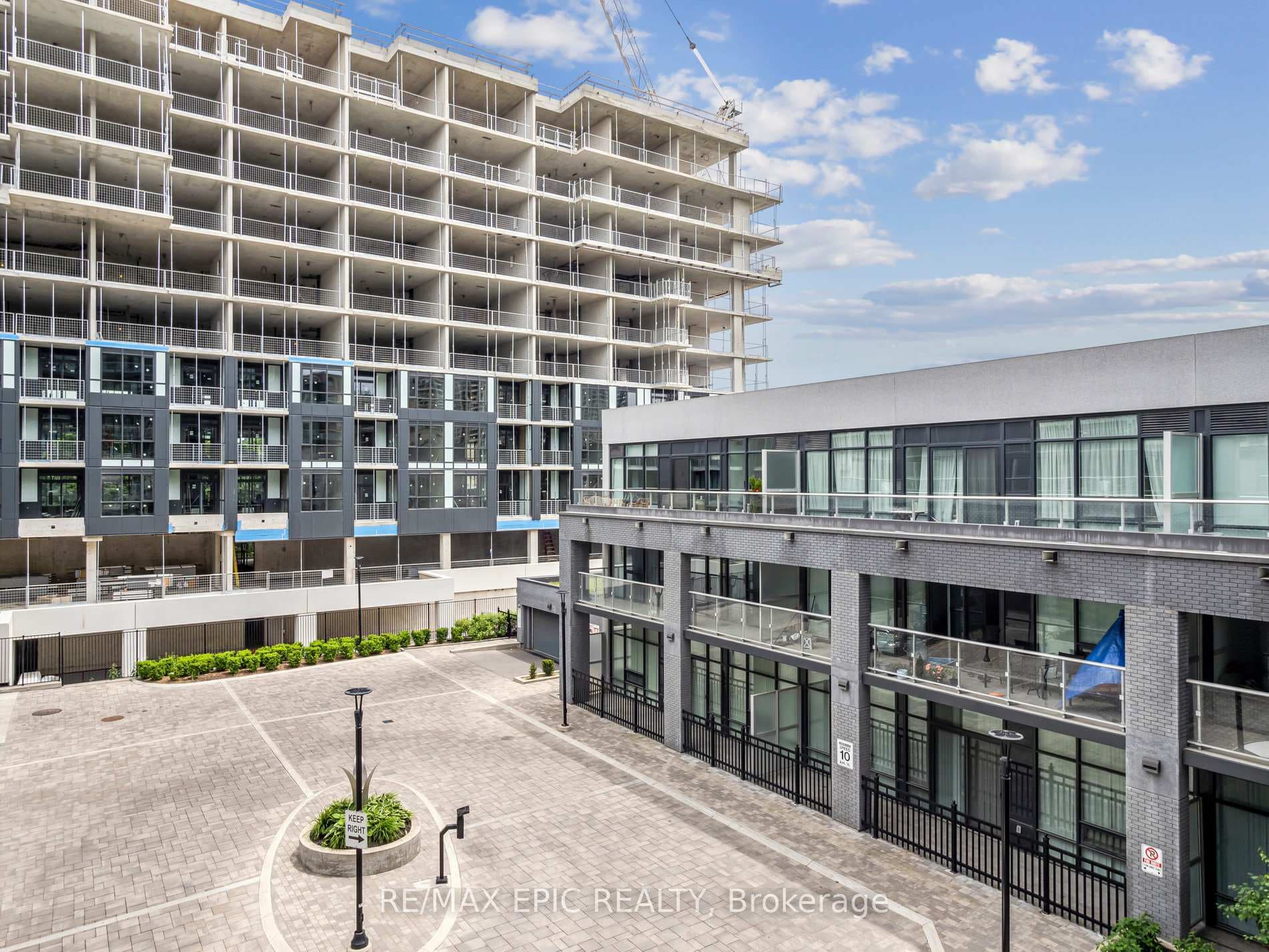 621 Sheppard Avenue Unit 301 photo 25