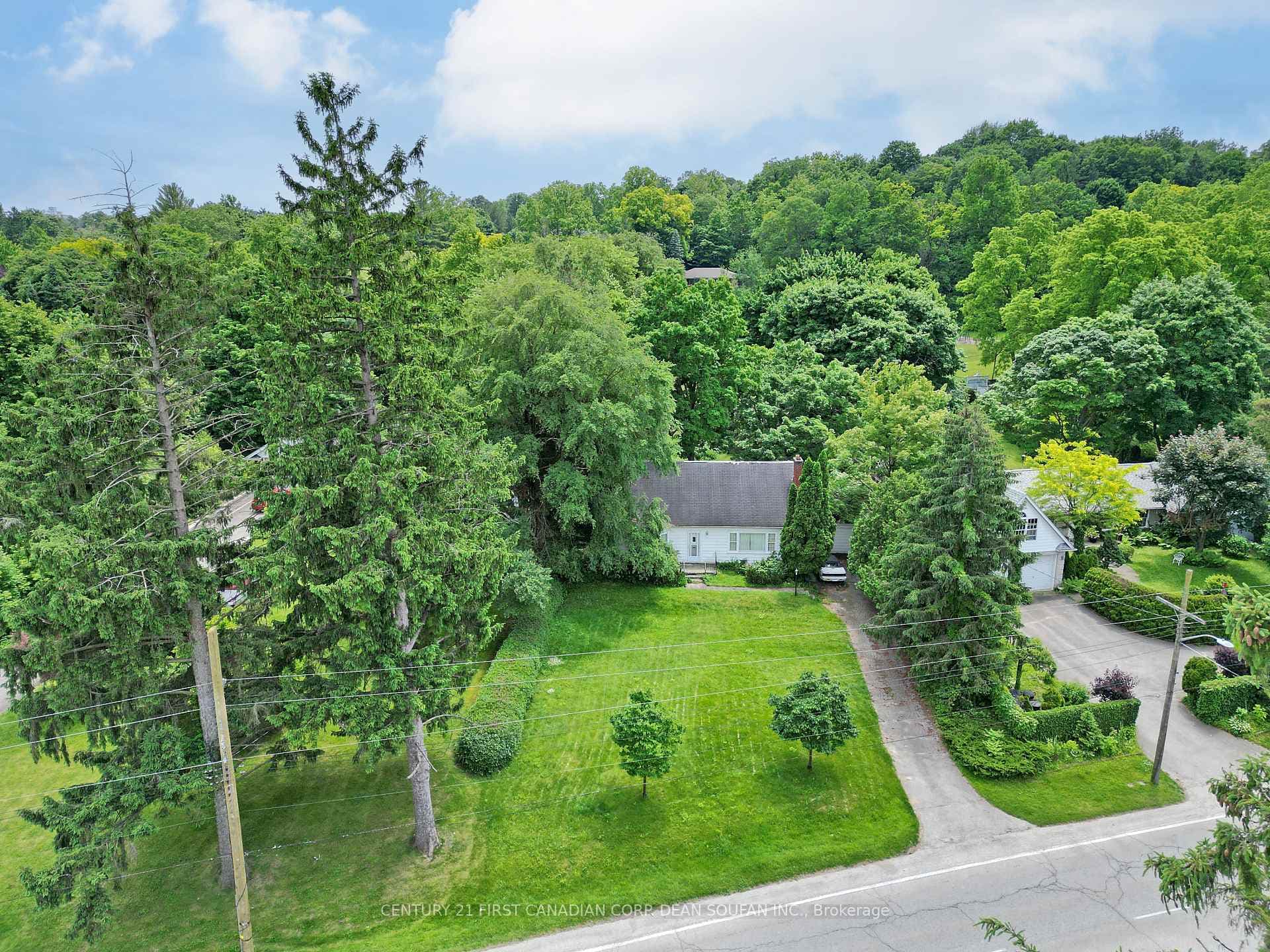 740 Springbank Drive photo 11