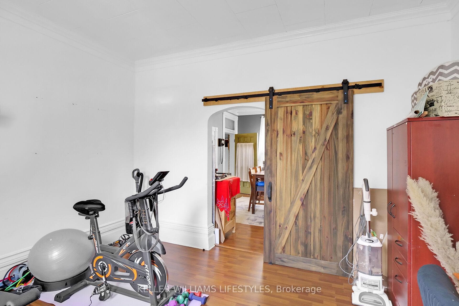 1051 Trafalgar Street photo 17