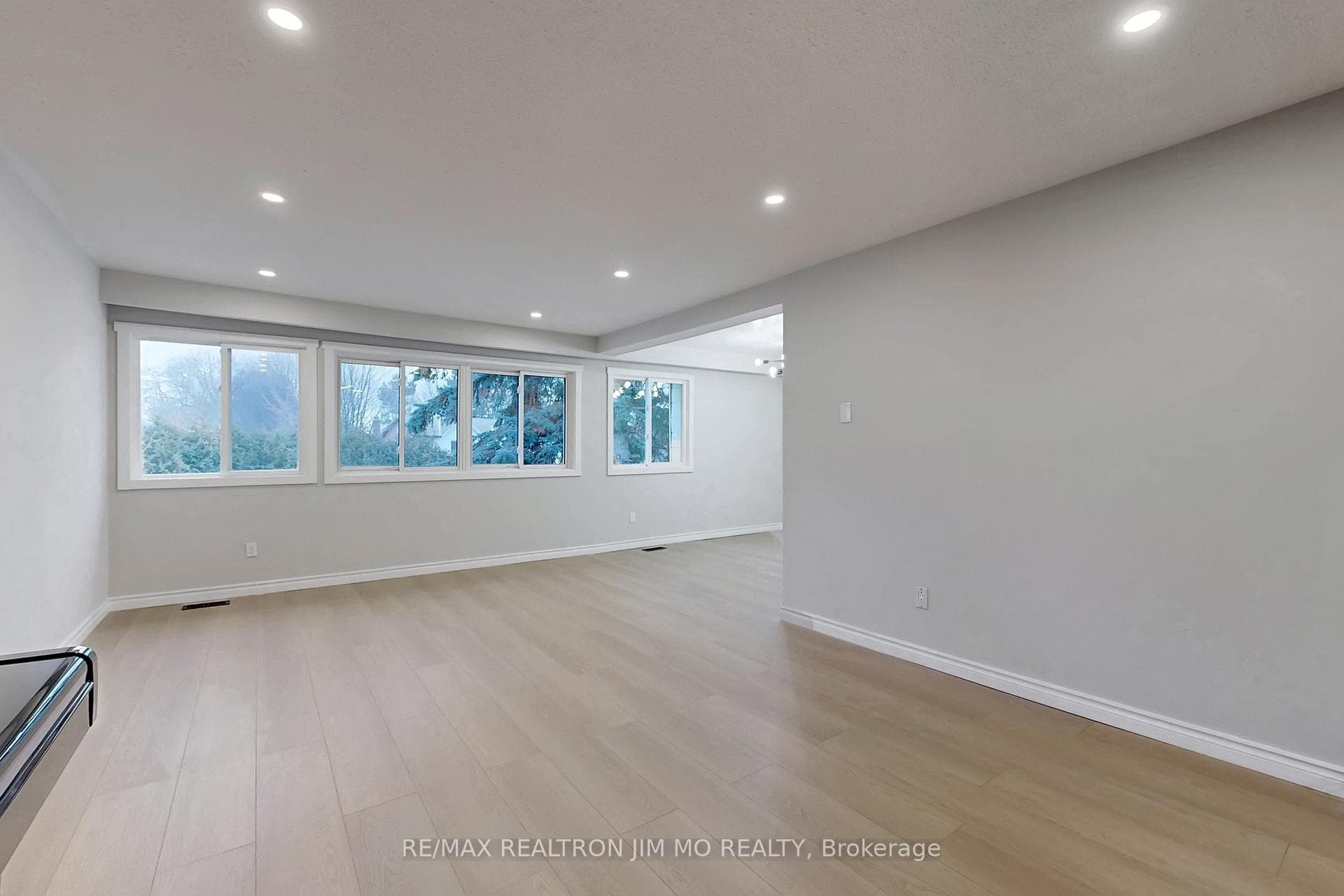 31 Angus Drive photo 5