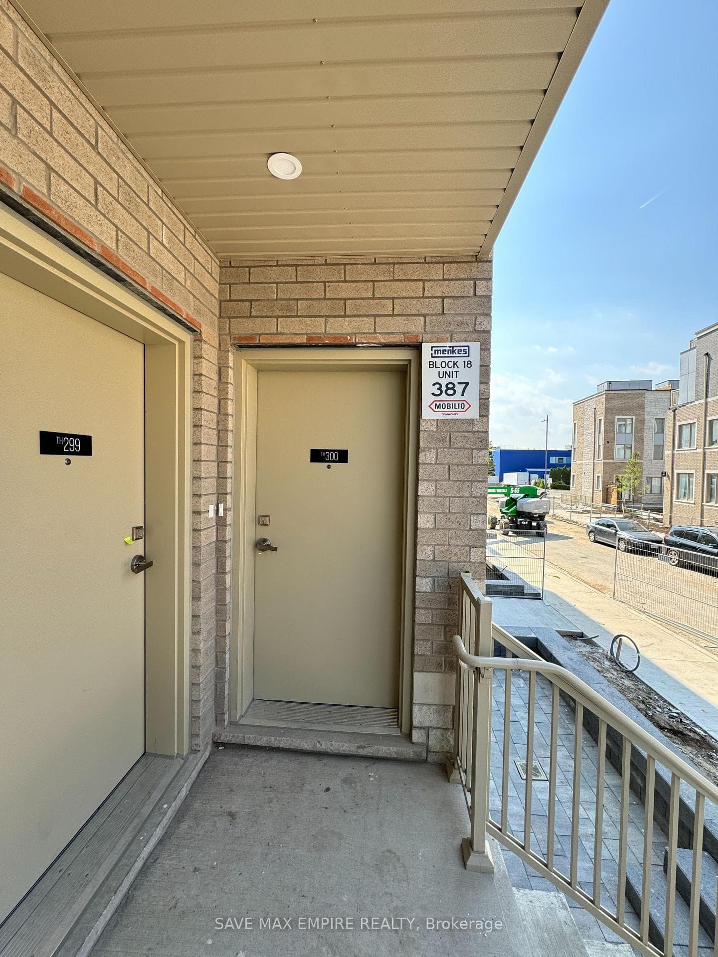 140 Honeycrisp Crescent Unit 300 photo 2