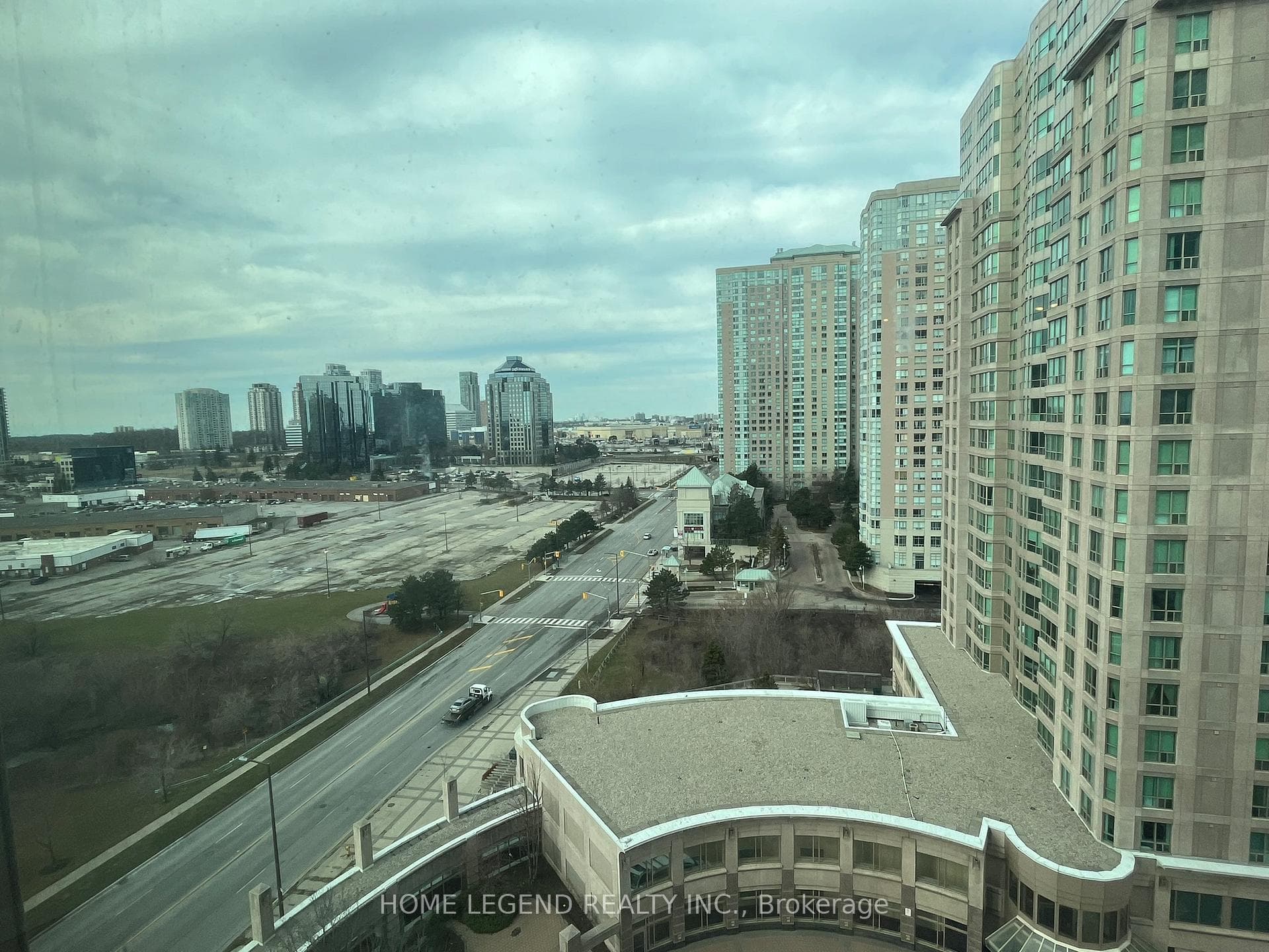 8 Lee Centre Drive Unit 1512 photo 14