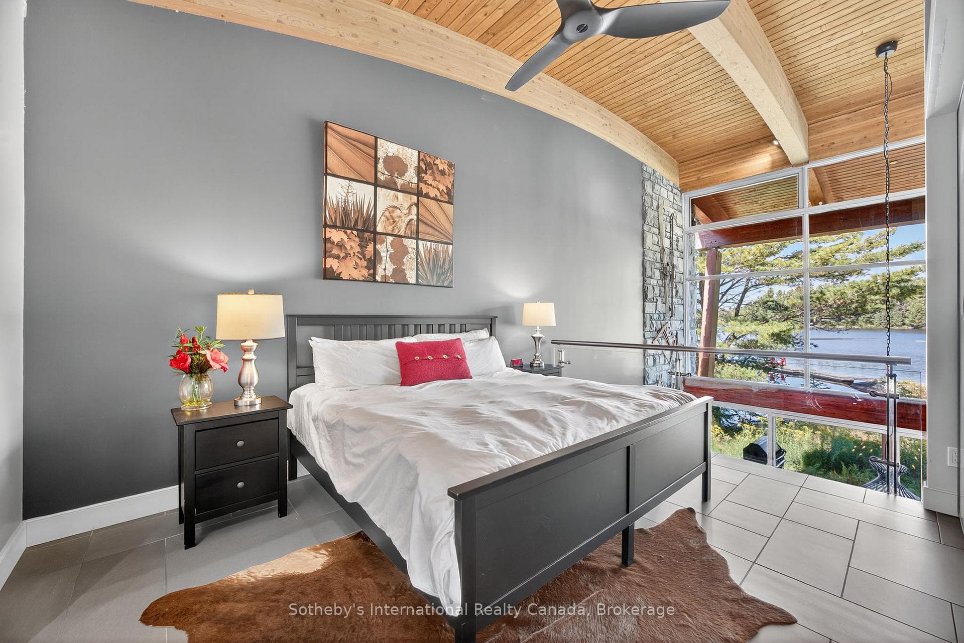 Bedroom in loft with bath