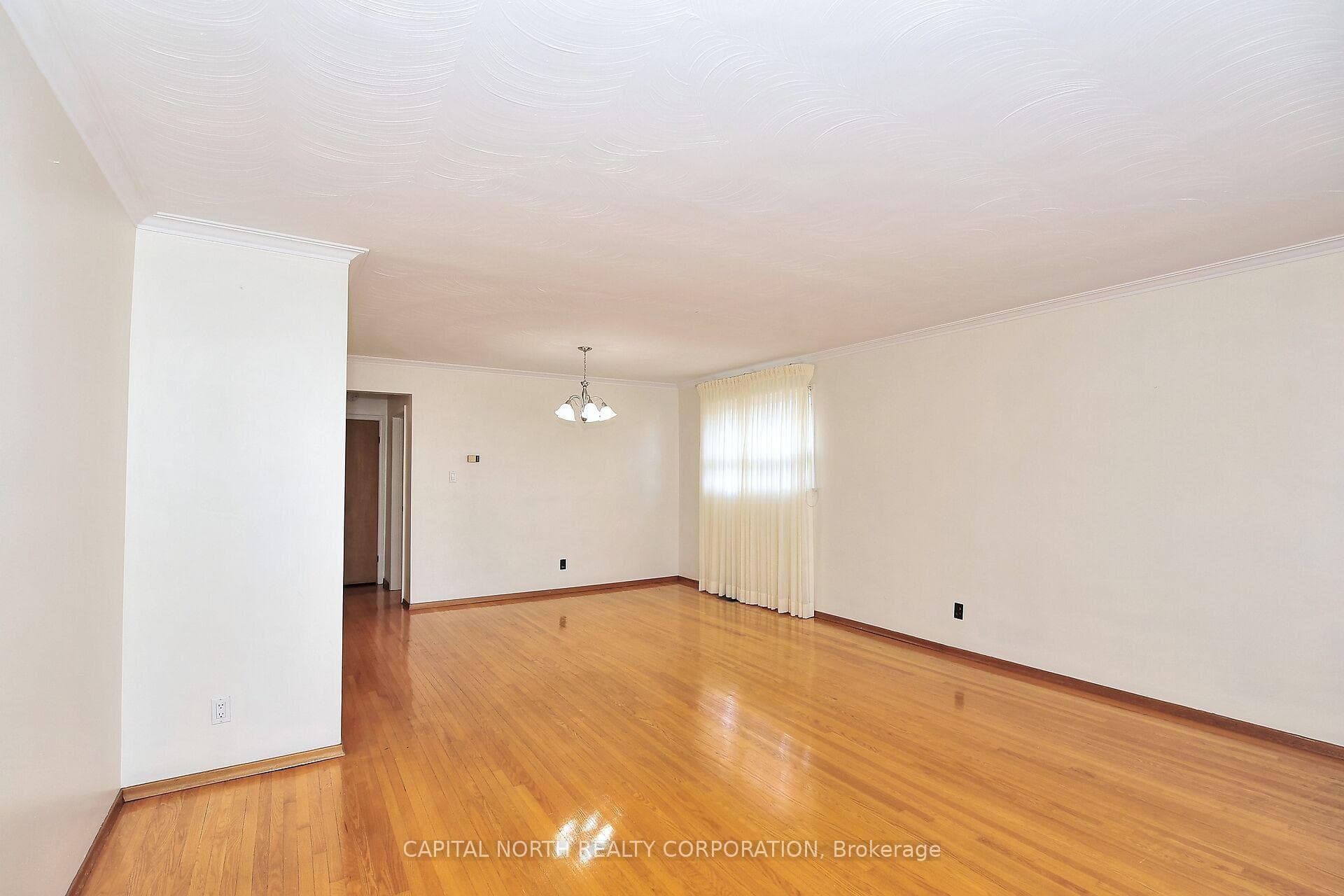 17 Ludstone Drive photo 3