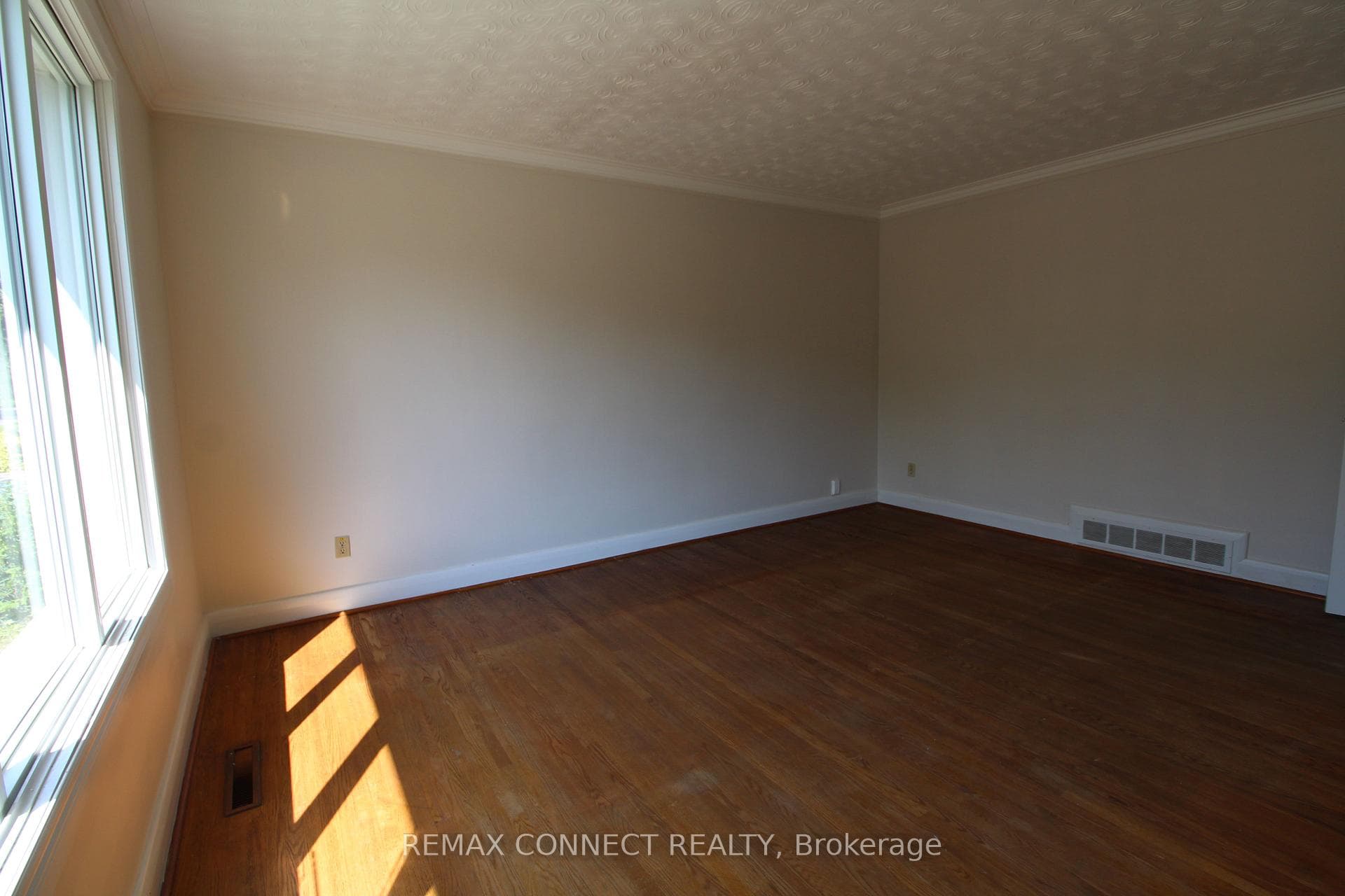 166 Moore Park Avenue photo 14