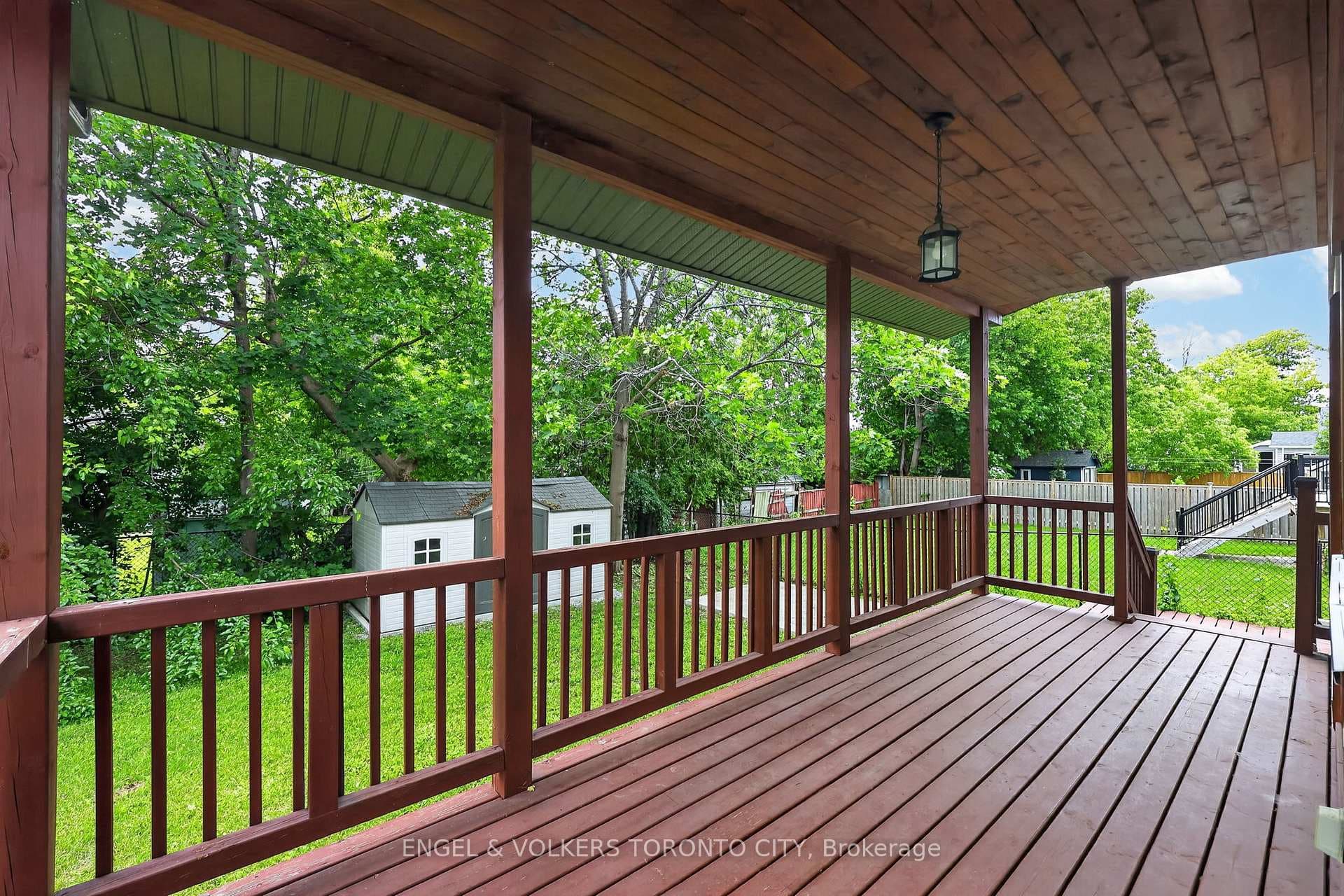 774 Churchill Lane photo 37
