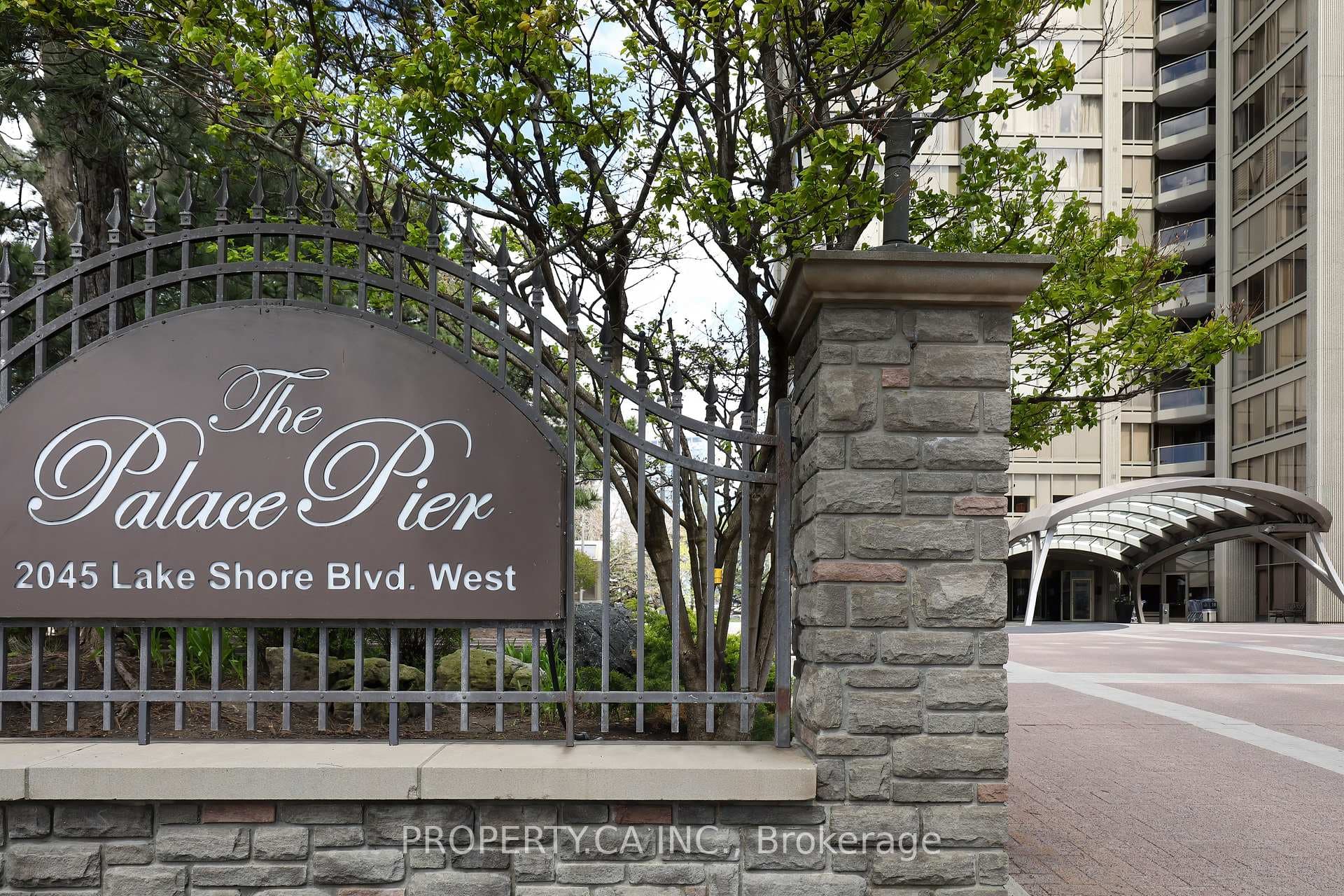 2045 Lake Shore Boulevard Unit 3701 photo 1