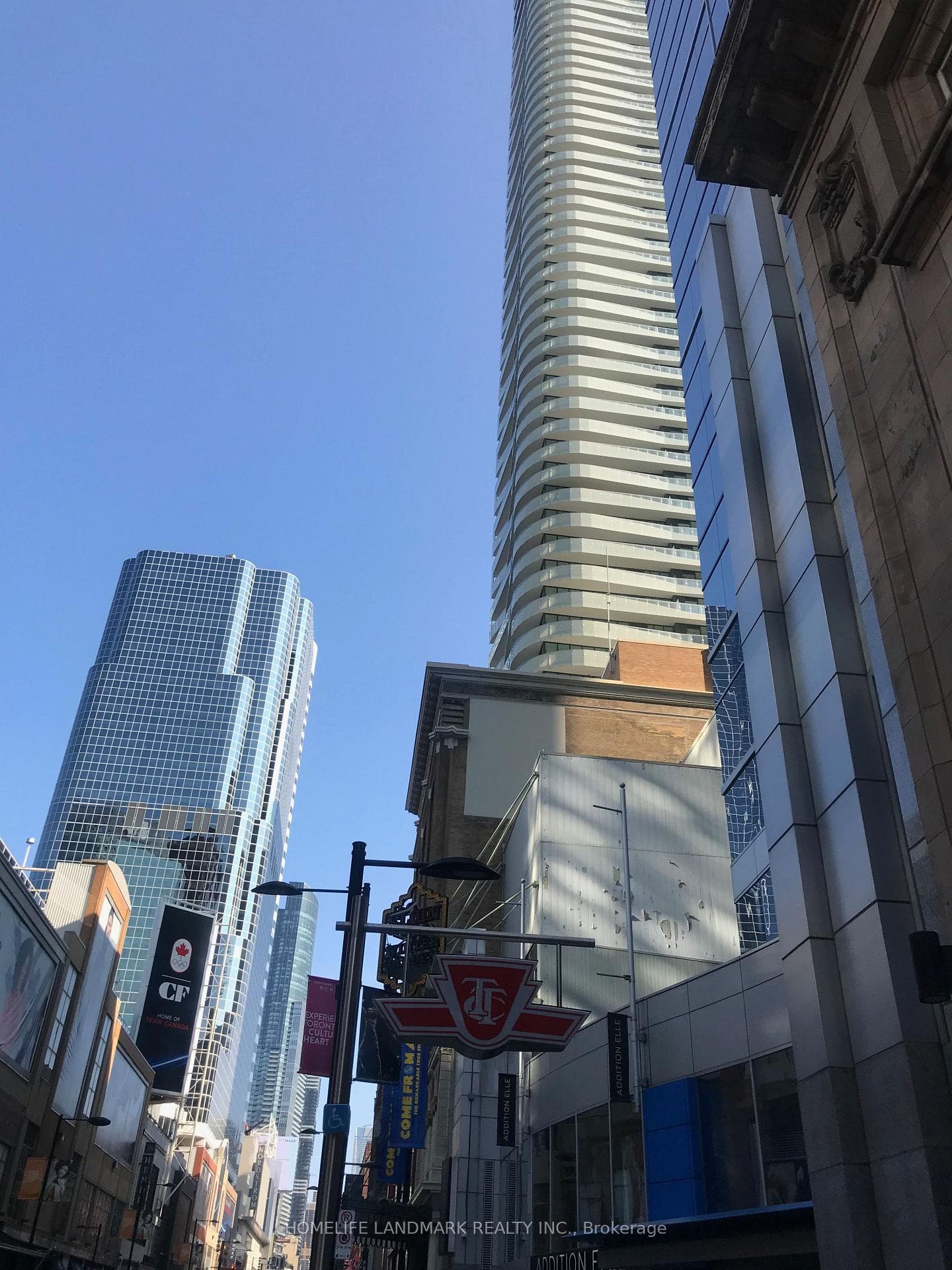 197 yonge Street Unit 4311 photo 1