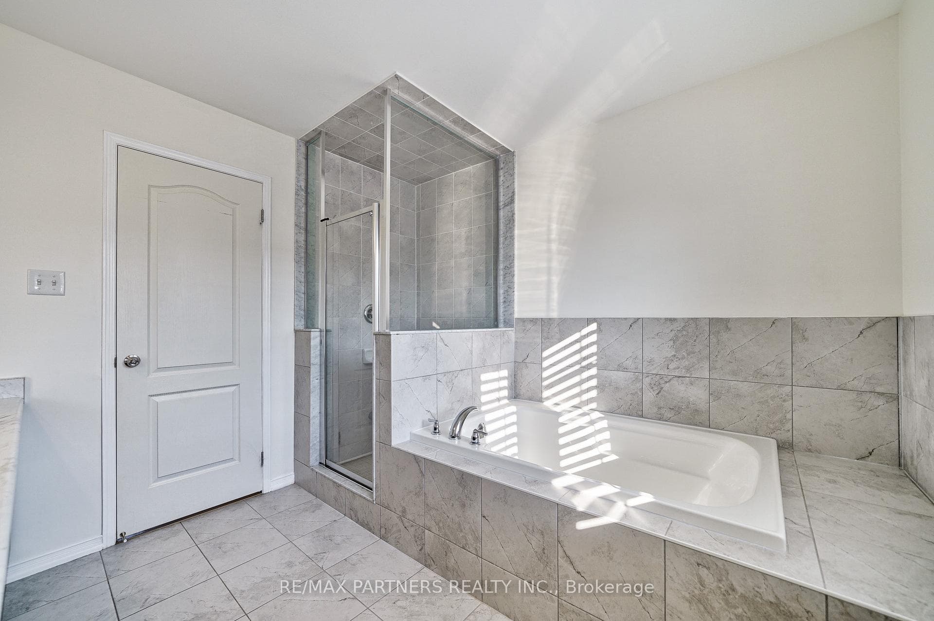 2615 Eaglesham Path photo 18