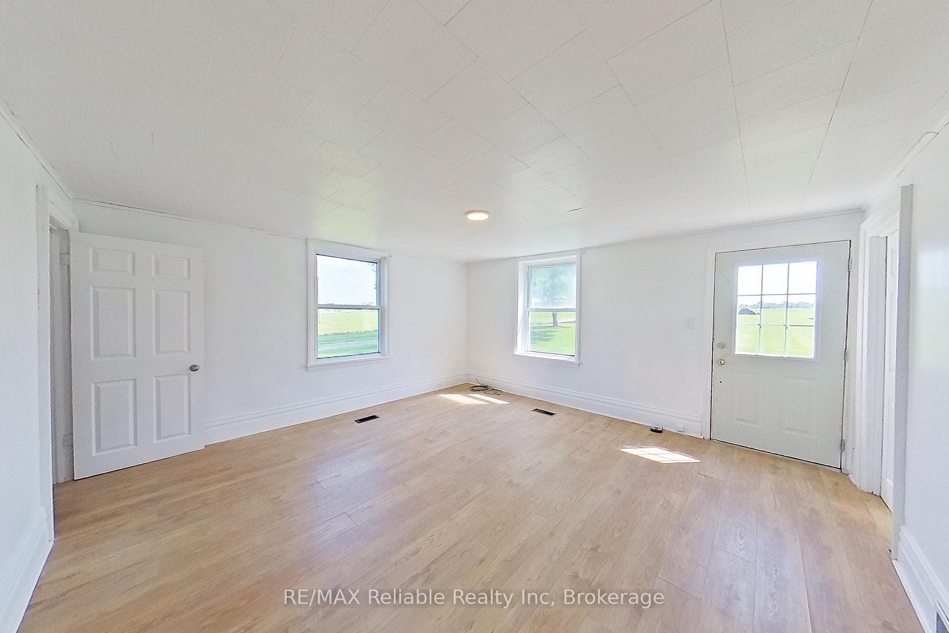 39376 Reid Road photo 23