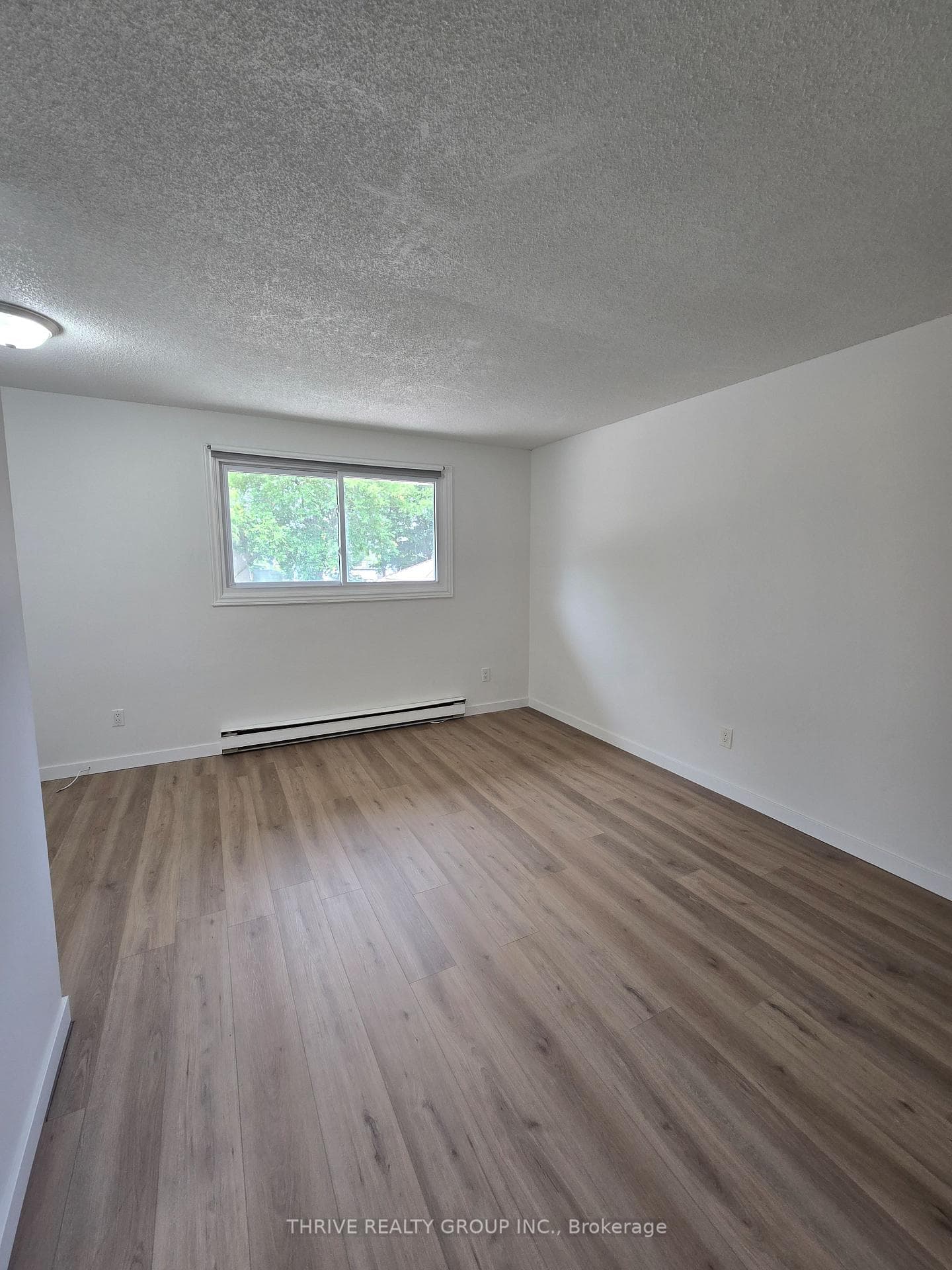 184 Simcoe Street Unit 3 photo 6