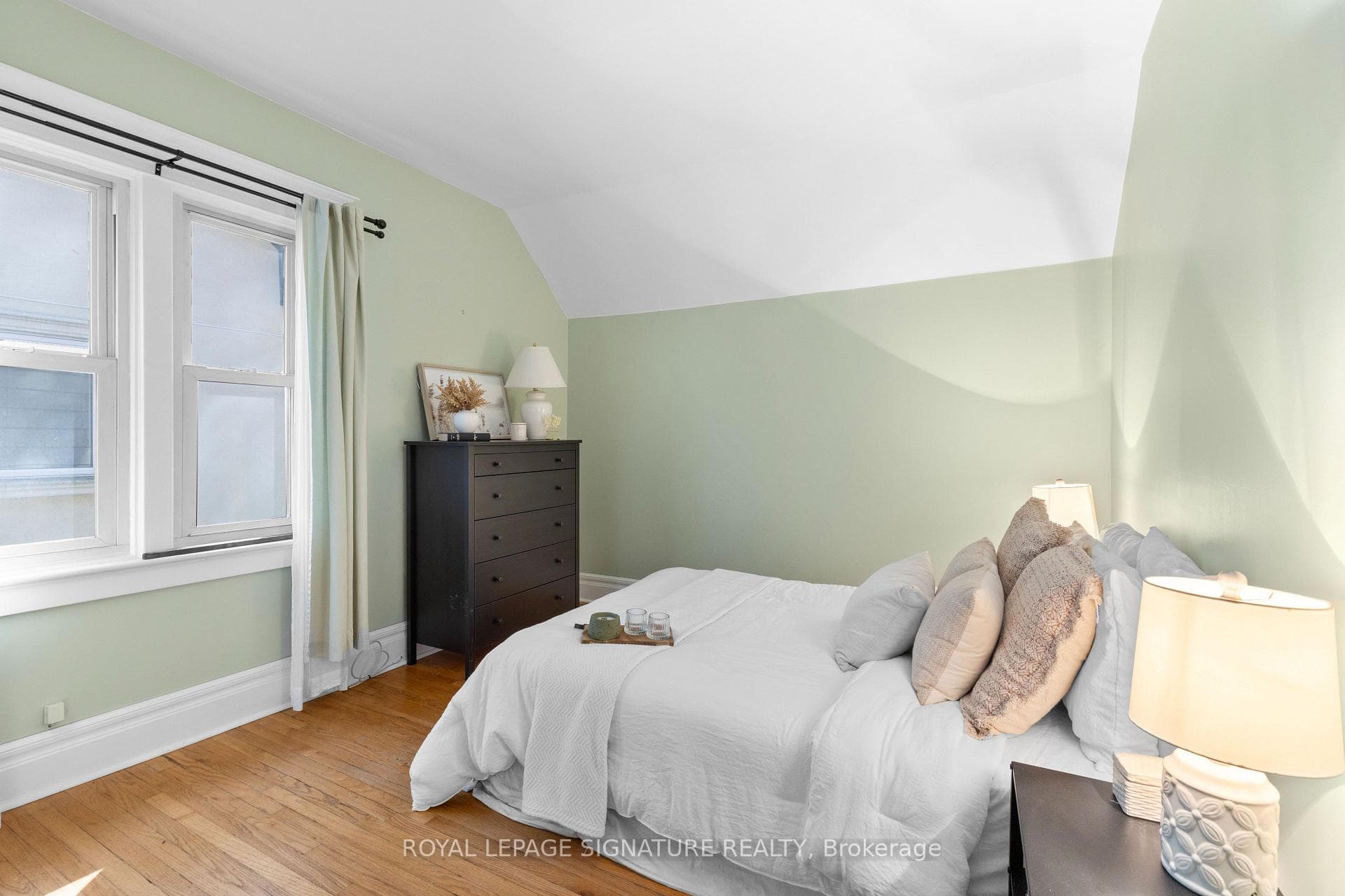 90 Neville Park Boulevard photo 16