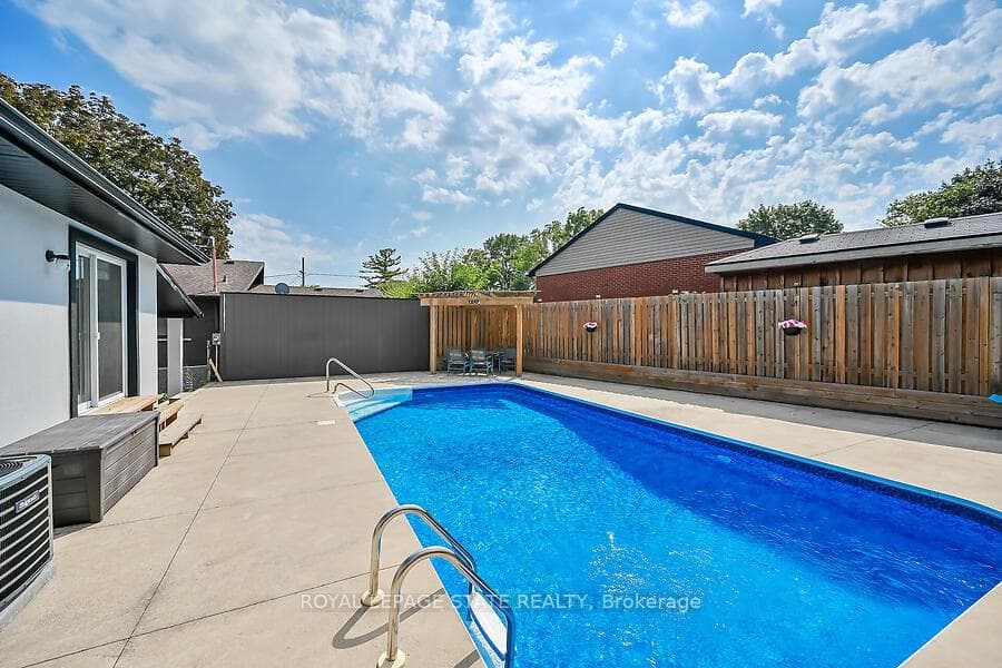 67 Cameron Avenue photo 38