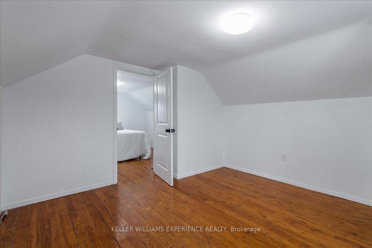 116 Huronia Road photo 16