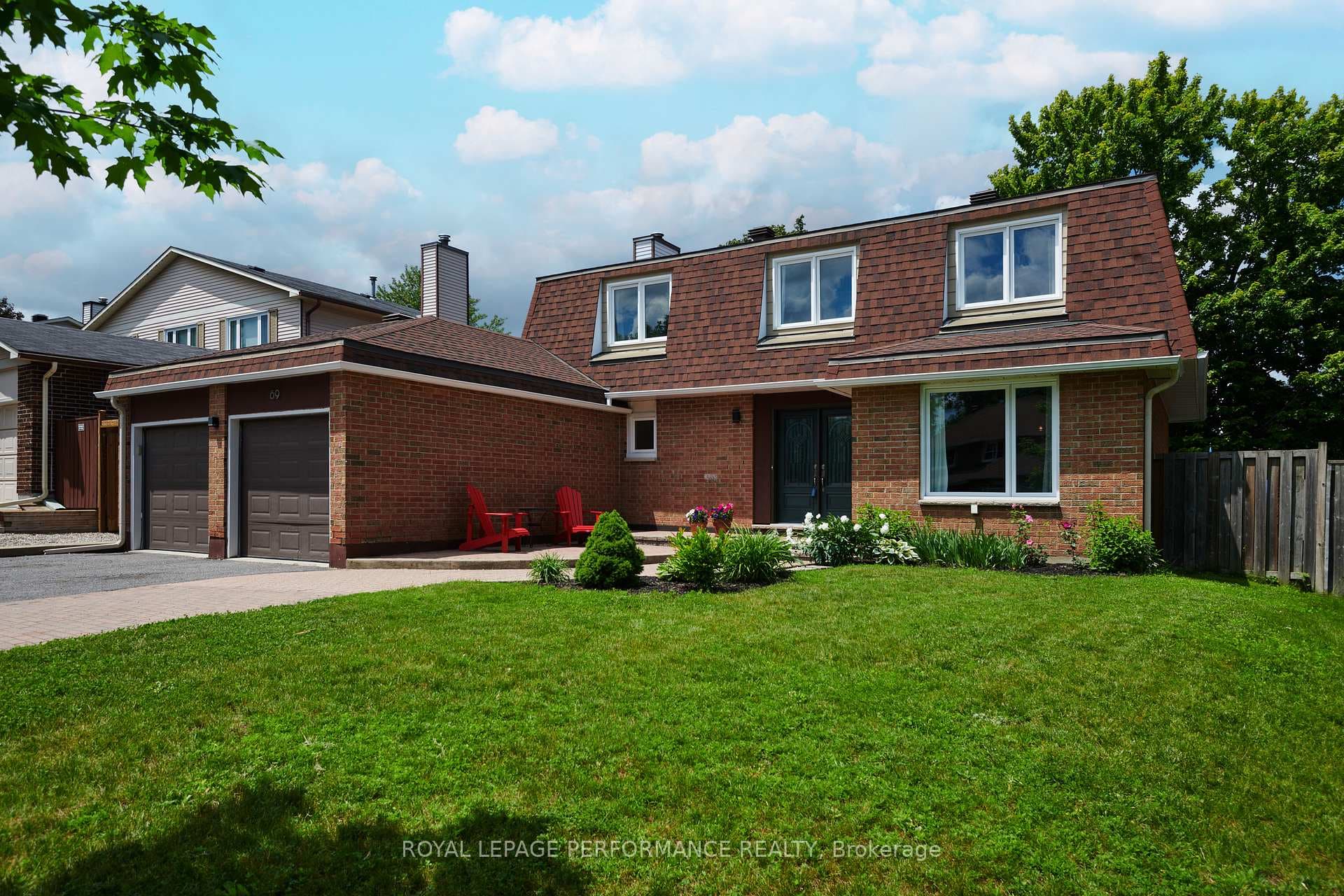 69 Hawk Crescent photo 1