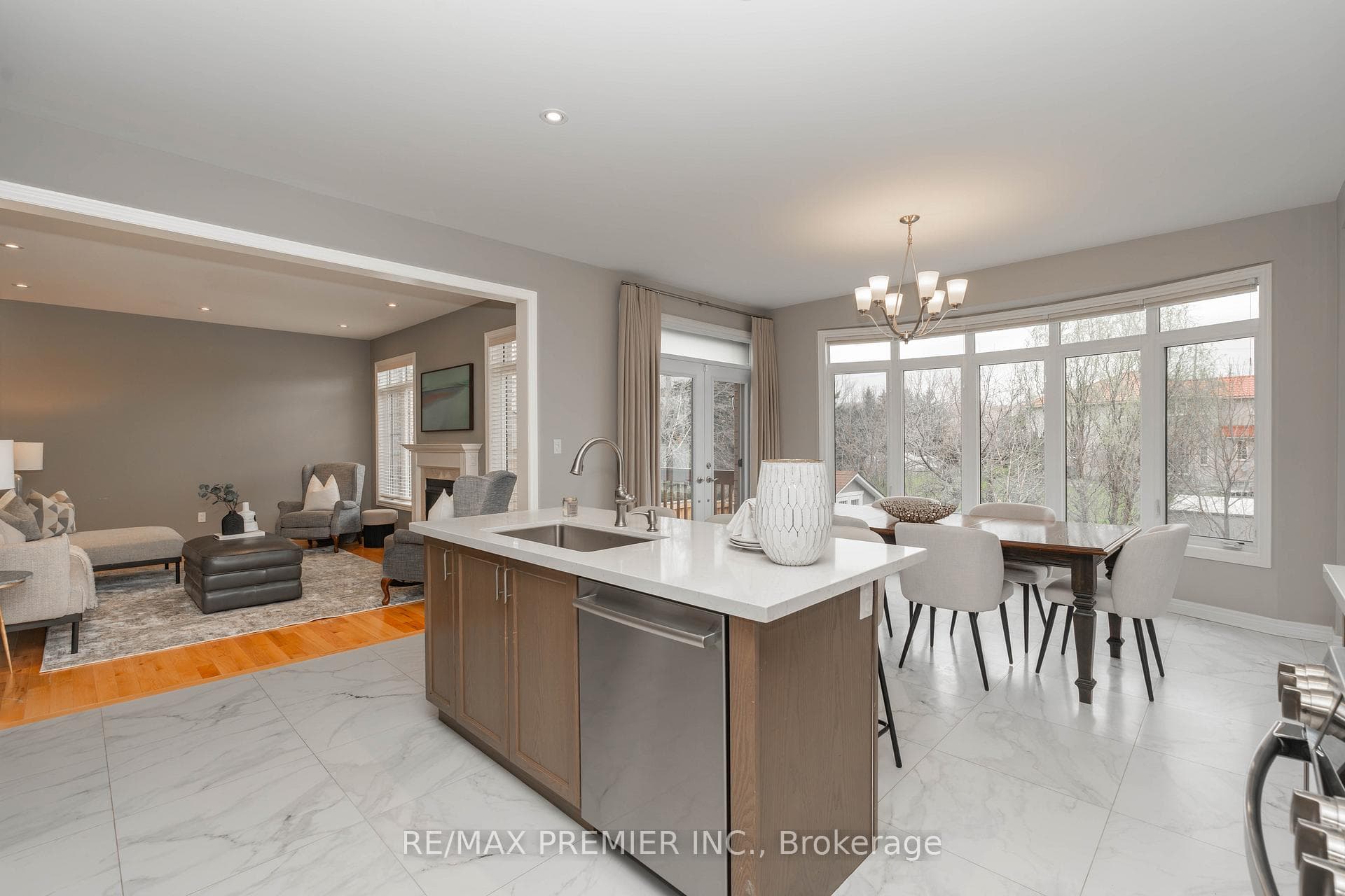 24 Cayton Crescent photo 13