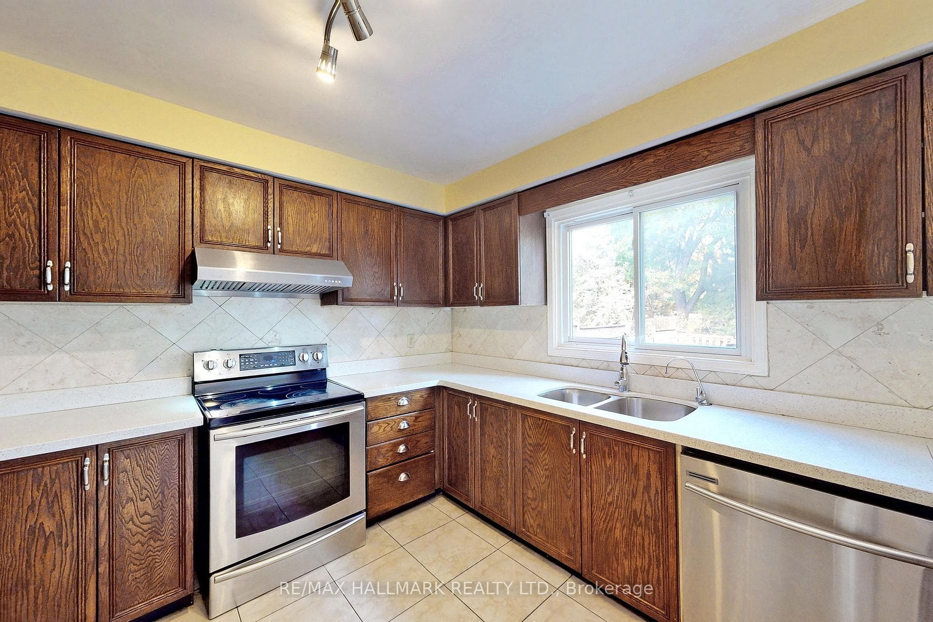 37 Ravenview Drive photo 7
