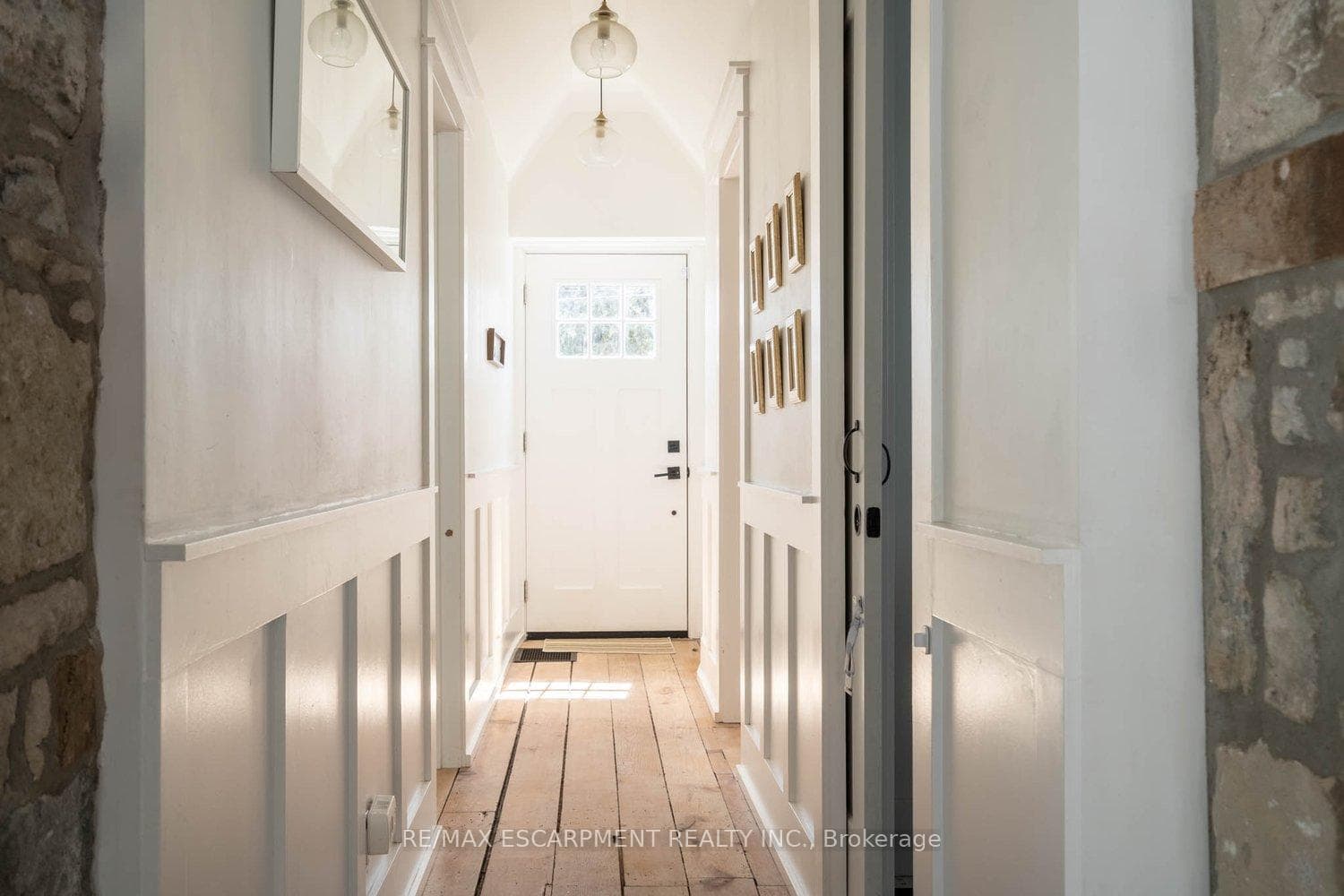 327 Park Street photo 4
