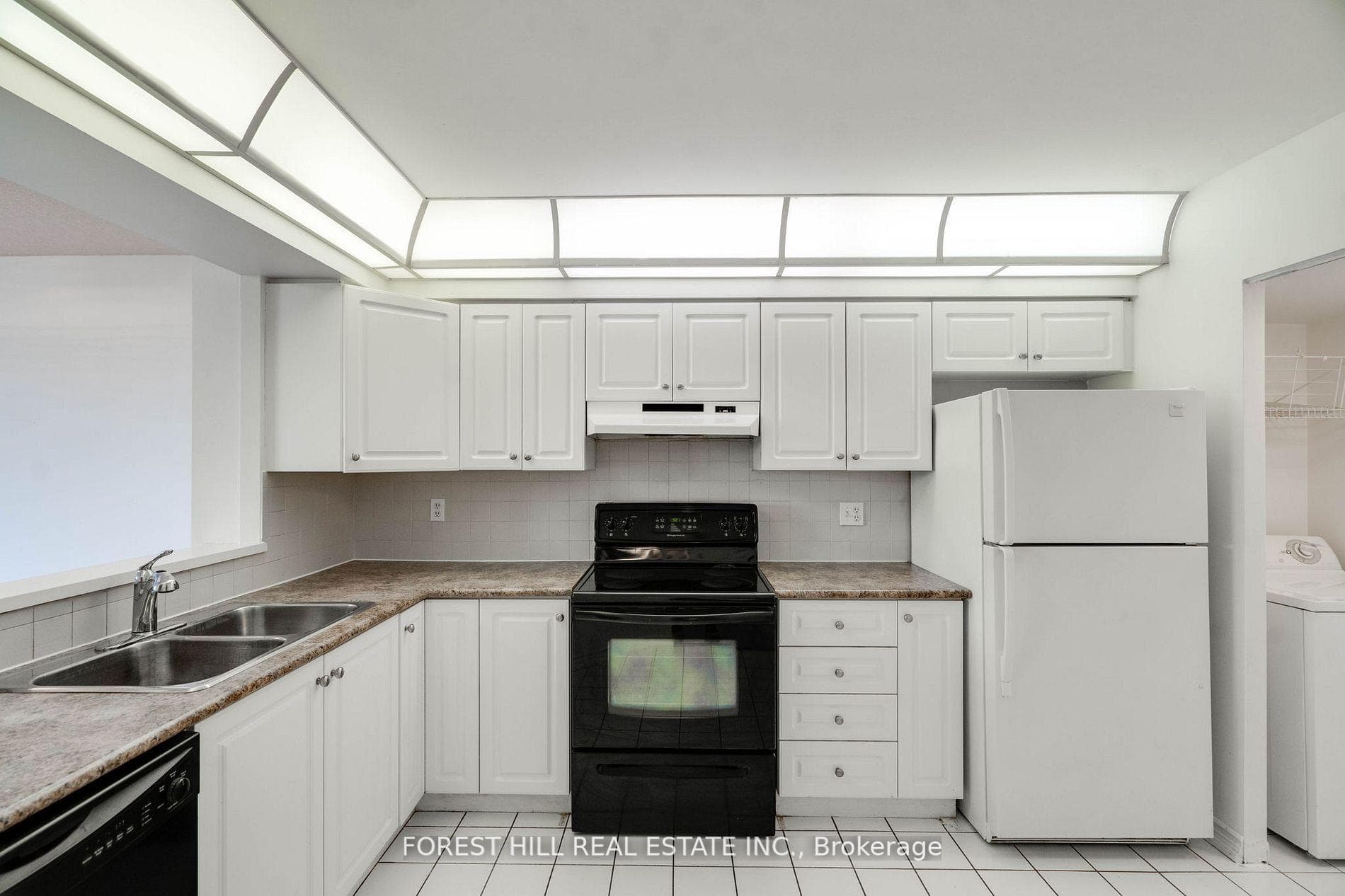 120 Promenade Circle Unit 506 photo 5