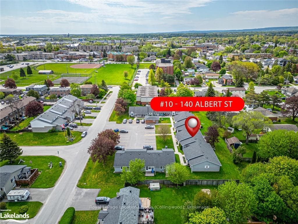 Birds eye view of property