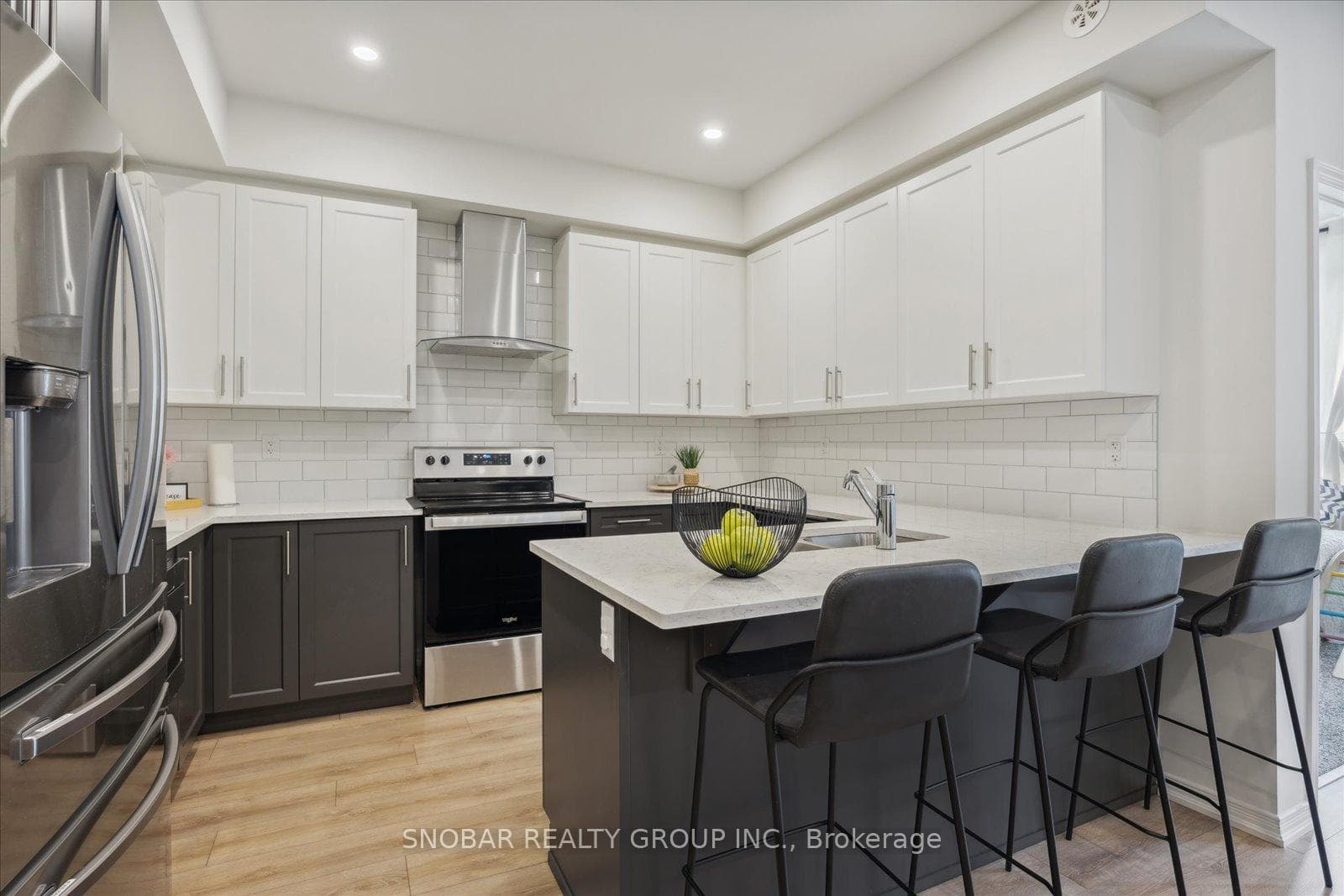 20 Woodstream Drive Unit 6 photo 7