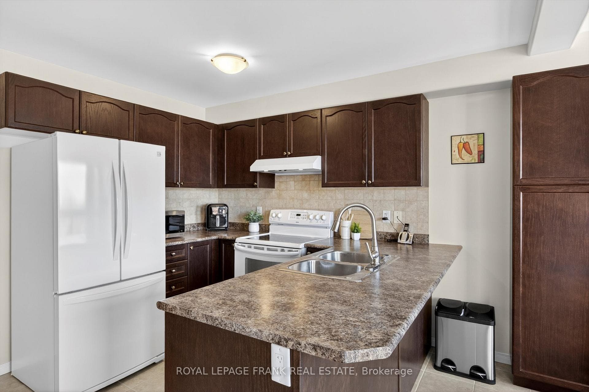 1527 Ireland Drive photo 12