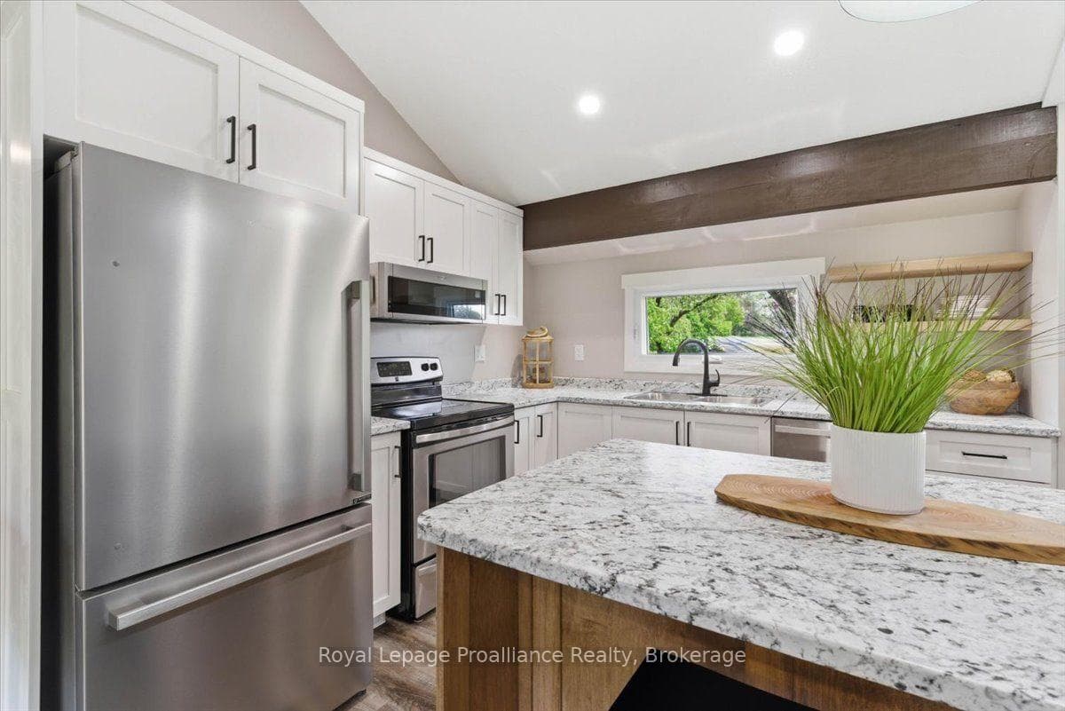 659 Moira Road photo 20