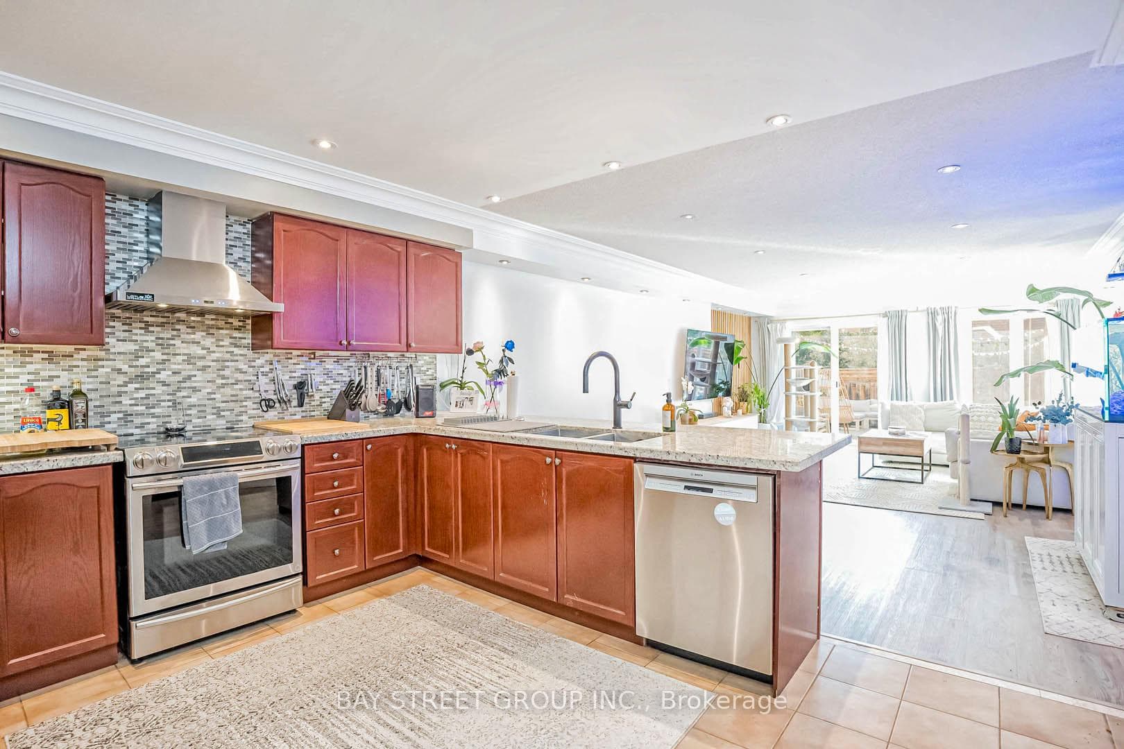 593 Candlestick Circle photo 6