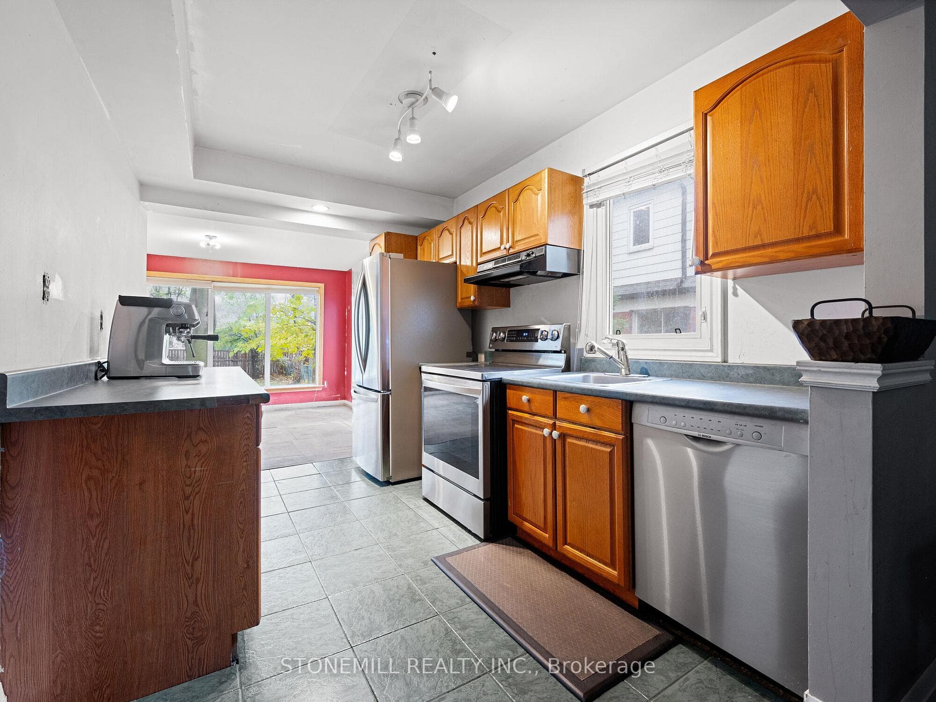 1020 Henley Road photo 16