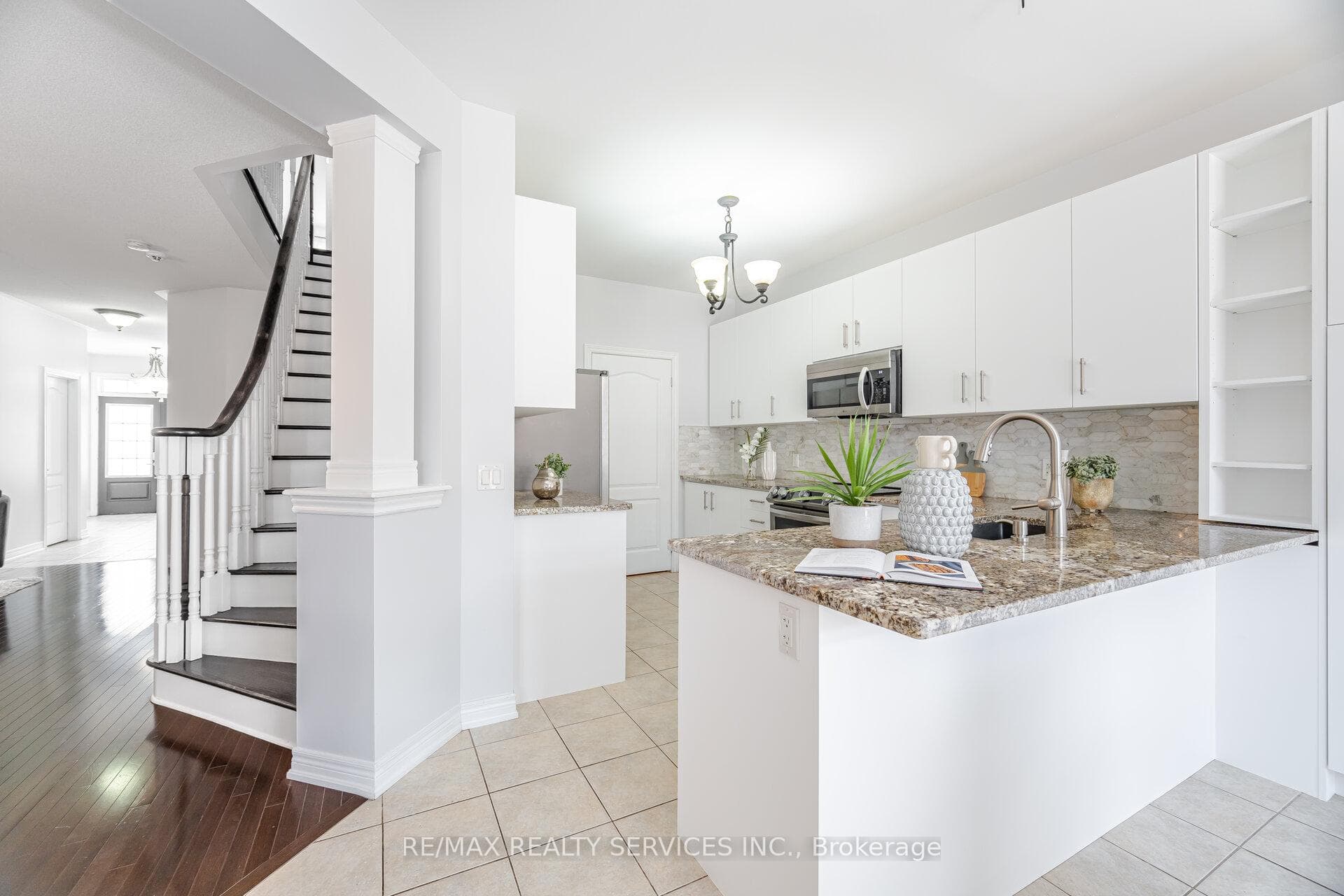 210 Learmont Avenue photo 10