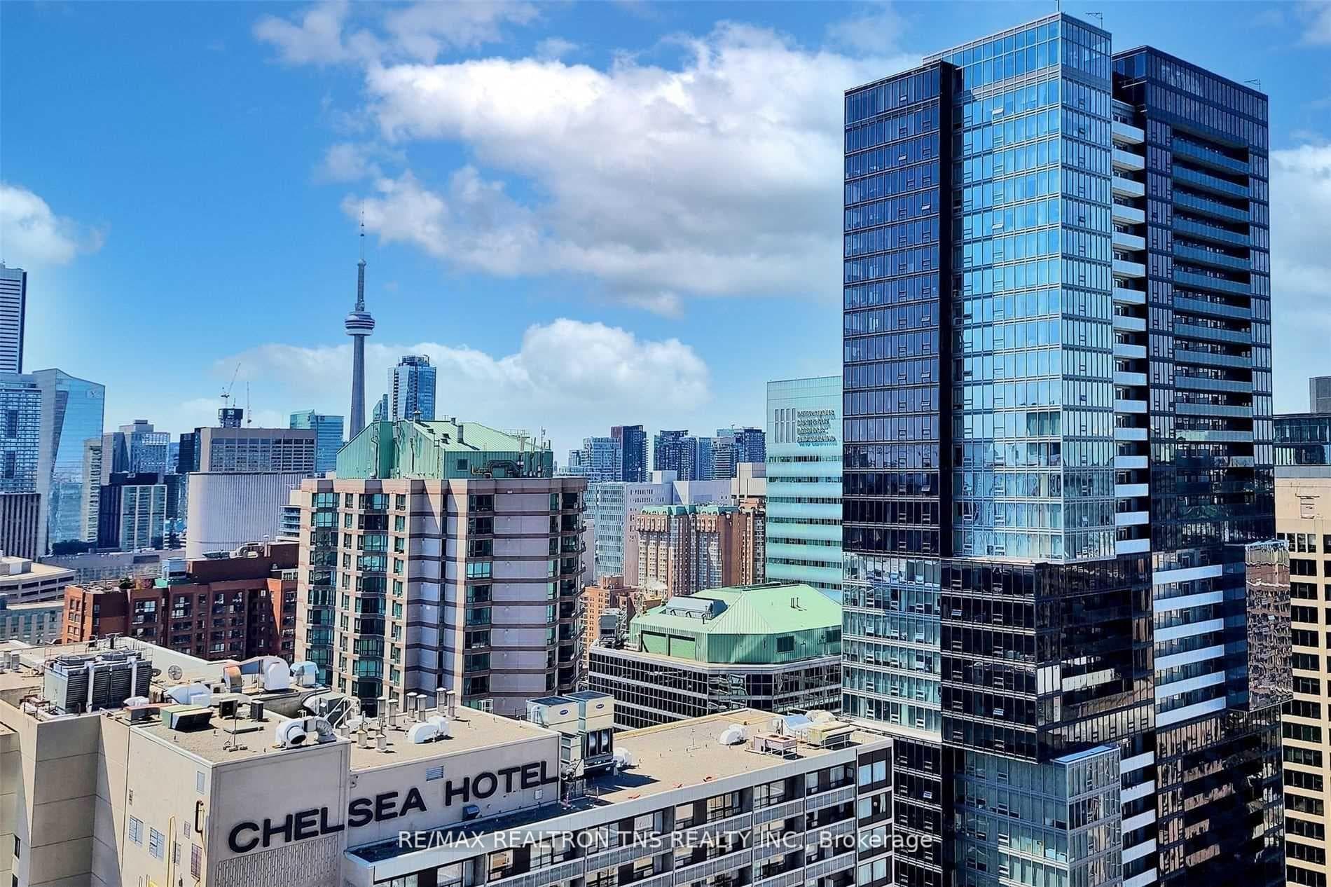 386 Yonge Street Unit 3012 photo 4